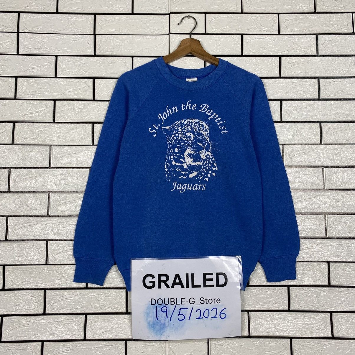 Vintage Vintage Sweatshirt St John The Baptist Jaguars Big Logo Size US S / EU 44-46 / 1 - 1 Thumbnail