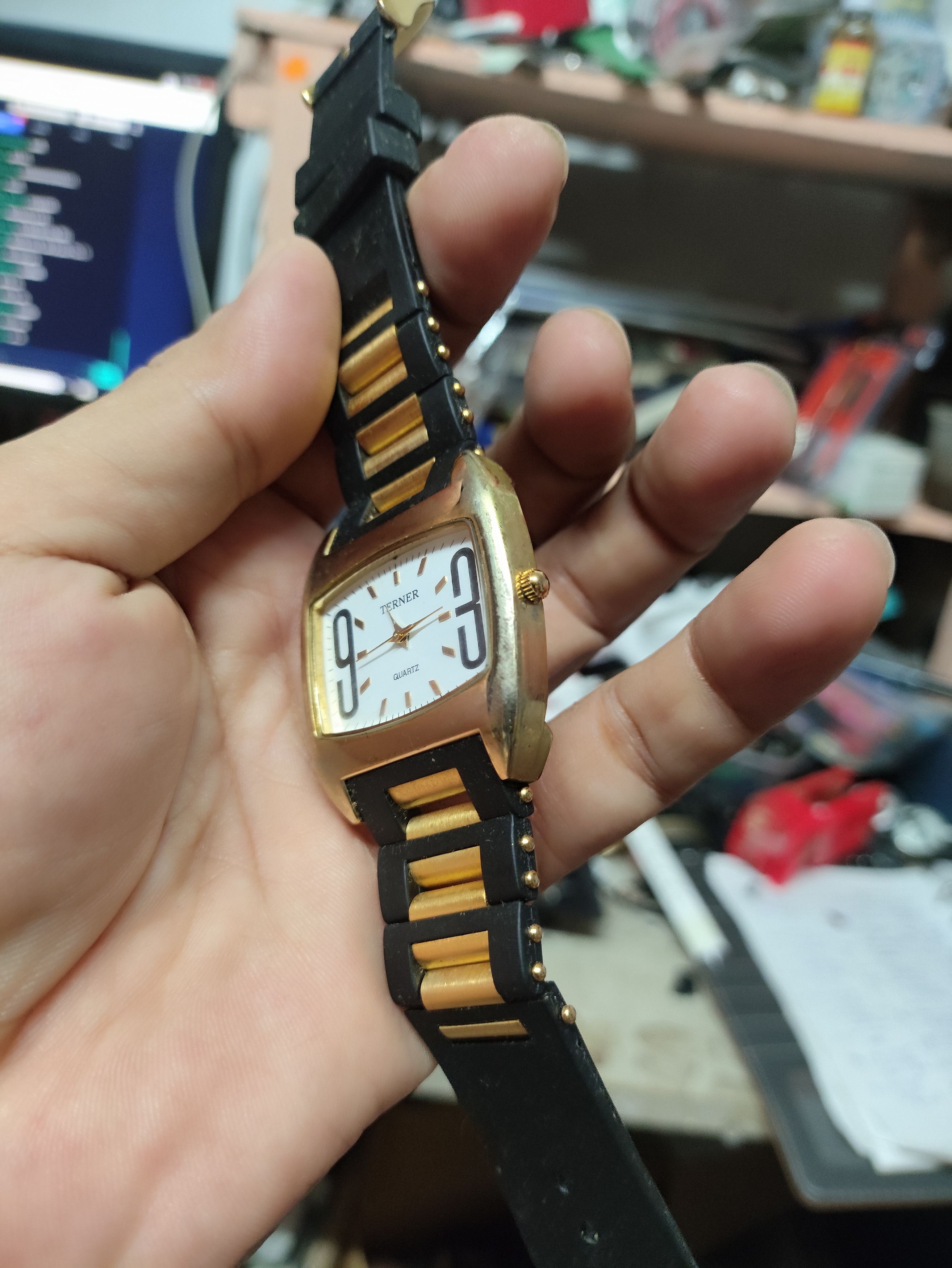 Vintage BIJOUX TERNER (NO.QA2486G) Vintage Japan Quartz Watch Size ONE SIZE - 7 Thumbnail
