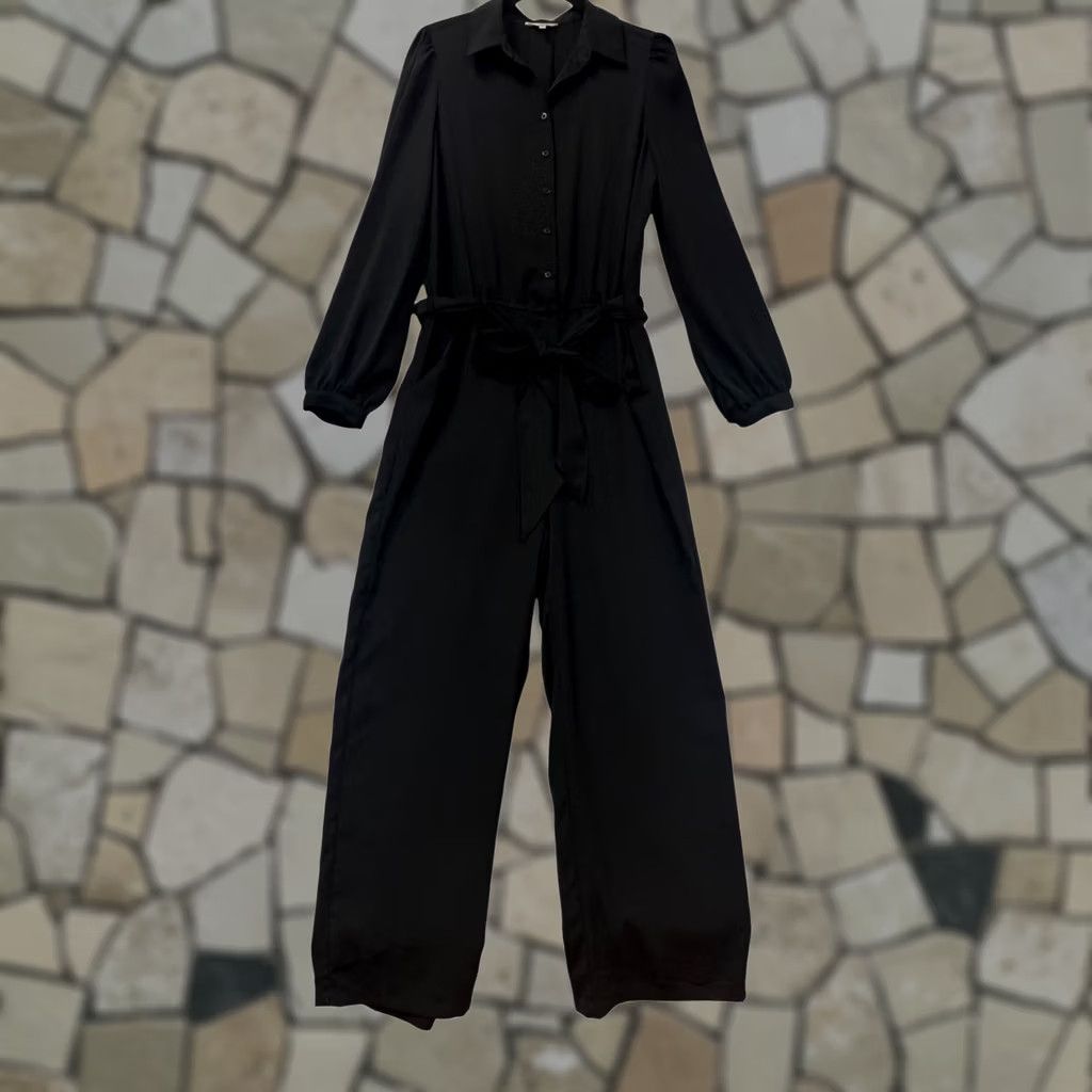 Vintage VINTAGE MAX Studio Black Long Sleeve Button-Front Jumpsuit M Adult Black Womens? Size M / US 6-8 / IT 42-44 - 1 Thumbnail