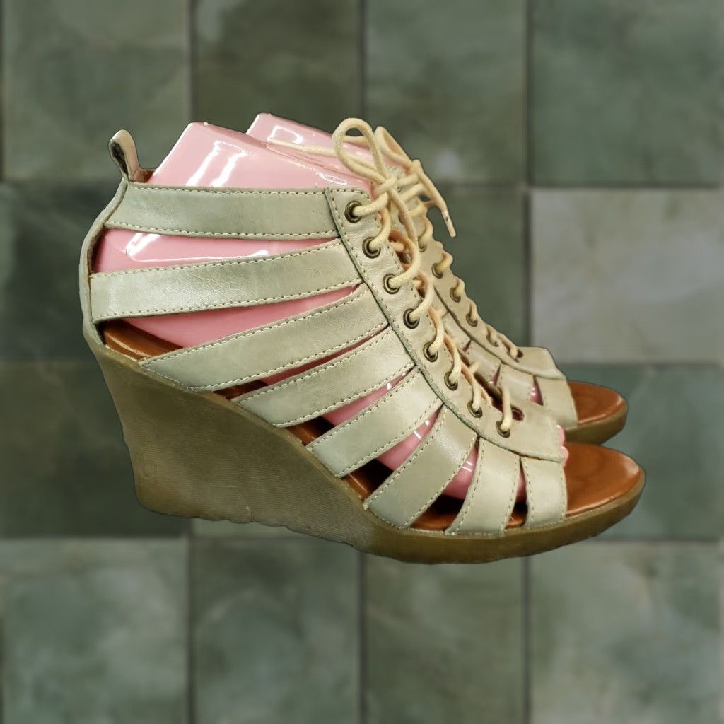 Dr Martens Dr. Martens Gladiator Wedge Heel Shoes Sandals Womens Size 6 Gray Casual in Grey