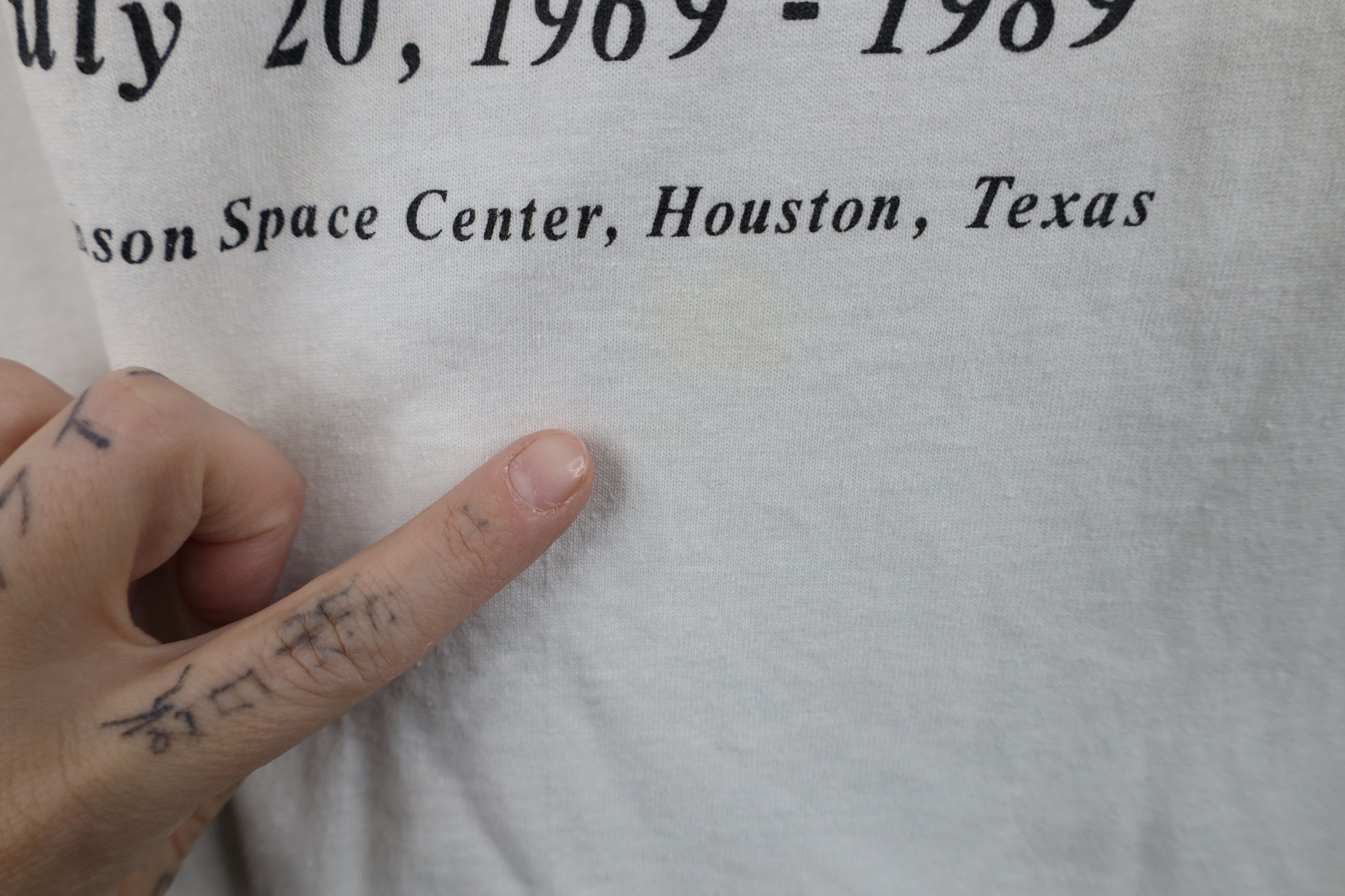 Vintage Vintage 80s 20th Anniversary Apollo 11 Space T-Shirt USA Size US XL / EU 56 / 4 - 7 Thumbnail