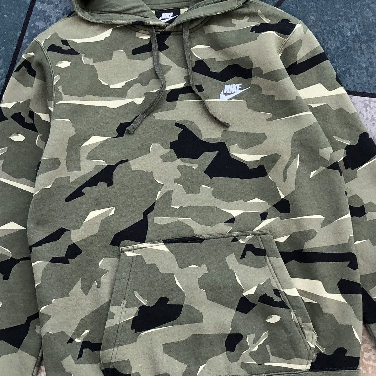 Nike Nike NSW Camo Hoodie Sweatshirts In Green Size US M / EU 48-50 / 2 - 2 Thumbnail