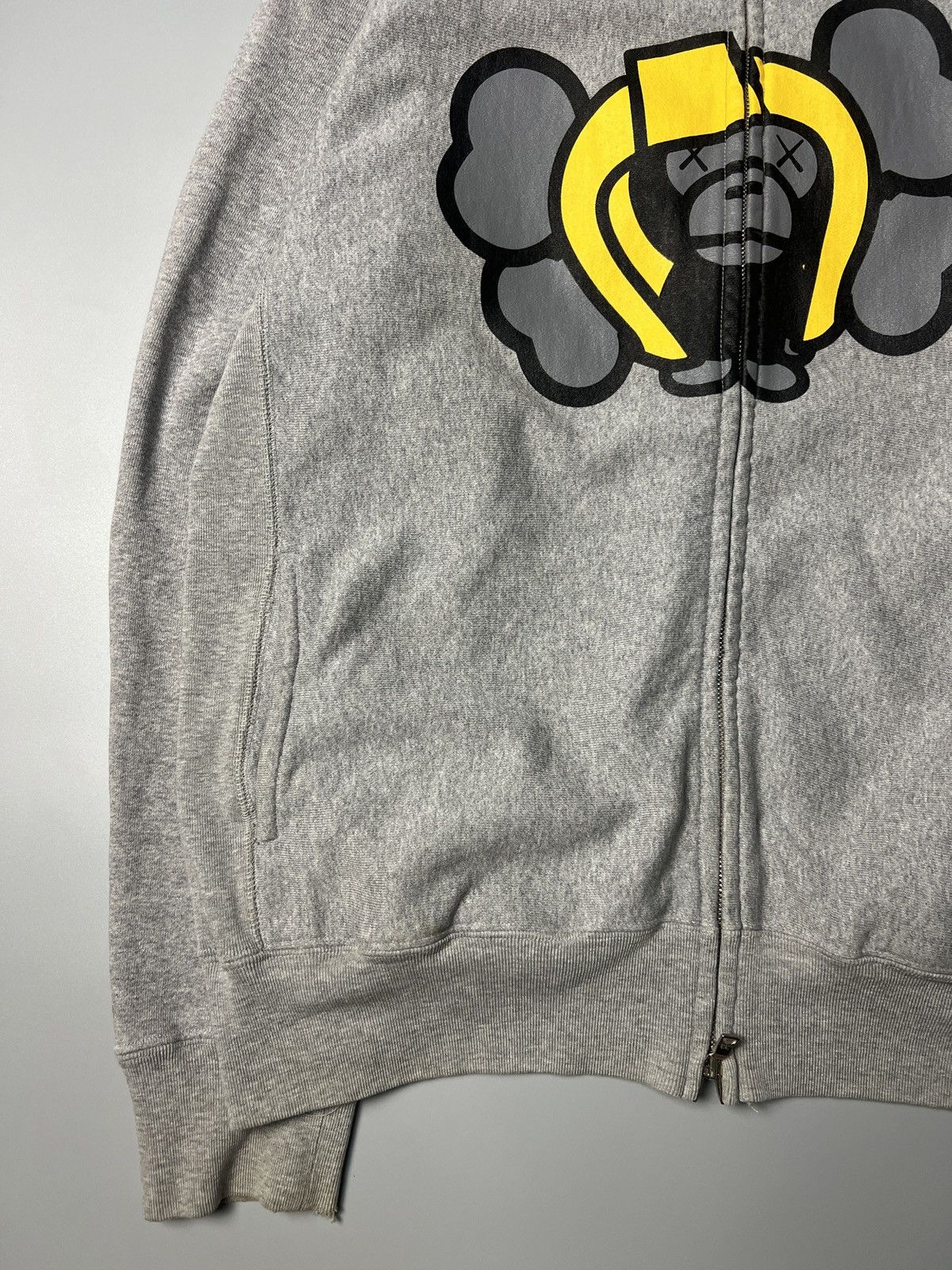 Bape × Kaws Vintage 00’s Baby Milo Kaws Fullzipper Hoodie Size US M / EU 48-50 / 2 - 3 Thumbnail