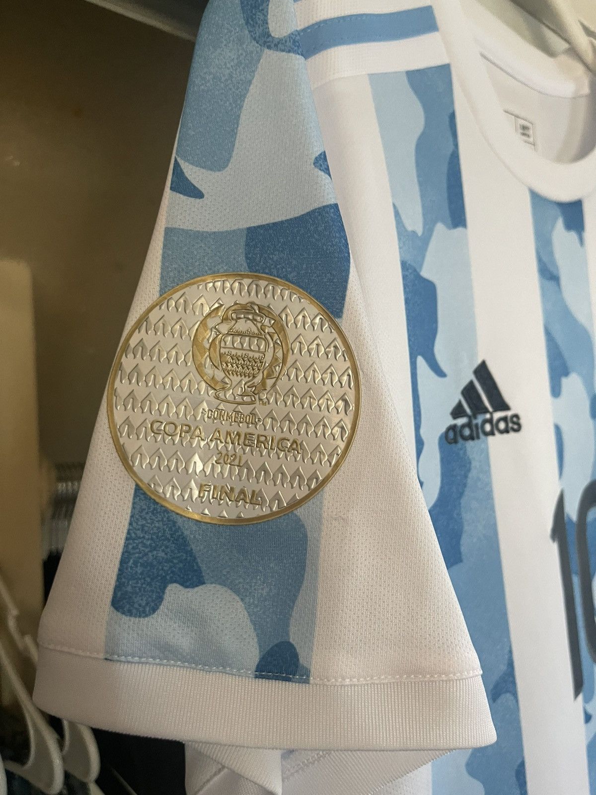 Adidas 2021 Argentina Messi jersey Size US M / EU 48-50 / 2 - 4 Thumbnail