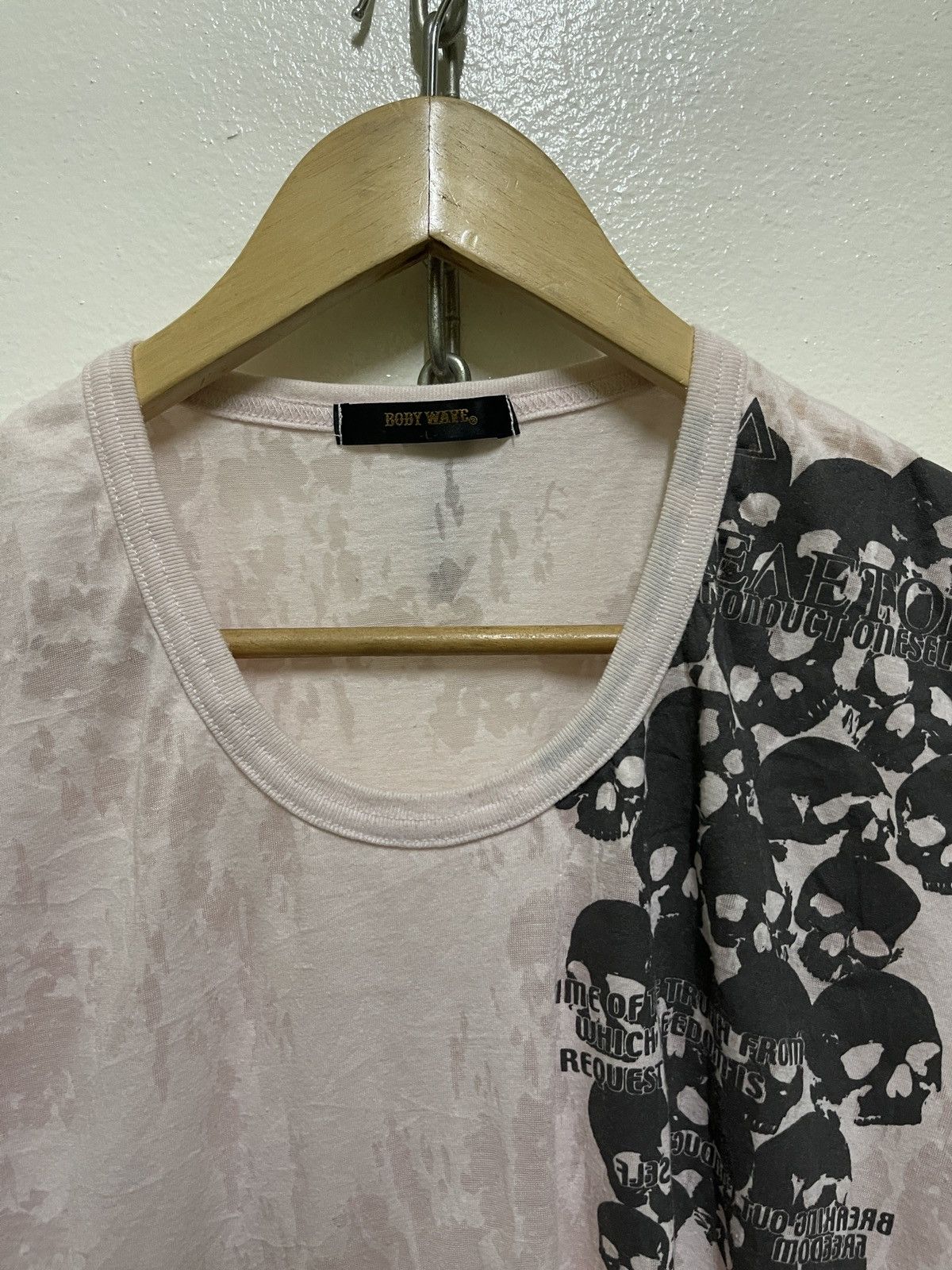 Japanese Brand Body Wave Skull Print T Shirt Size US L / EU 52-54 / 3 - 4 Thumbnail