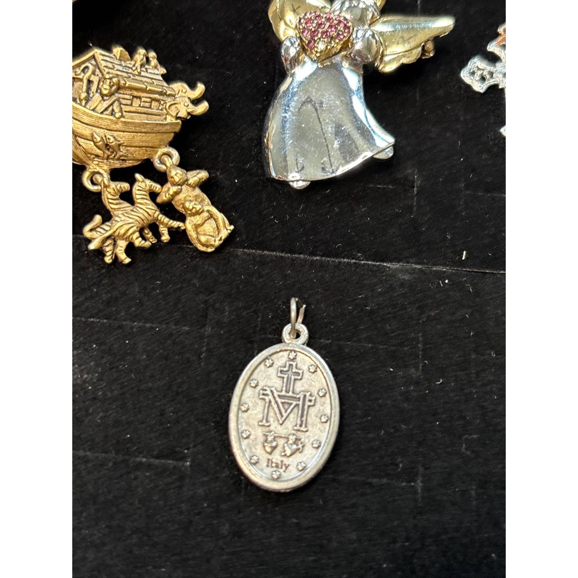 Other Assorted Religious Pendants & Necklaces With Crosses Angels Size ONE SIZE - 8 Thumbnail