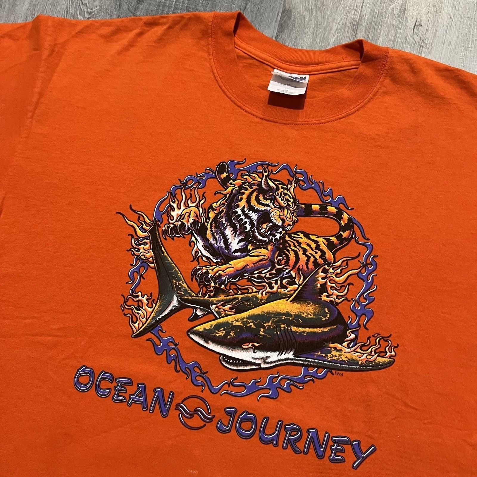 Gildan VTG Ocean Journey Y2K Shark & Dragon Orange Flames T Shirt Size US XL / EU 56 / 4 - 2 Thumbnail