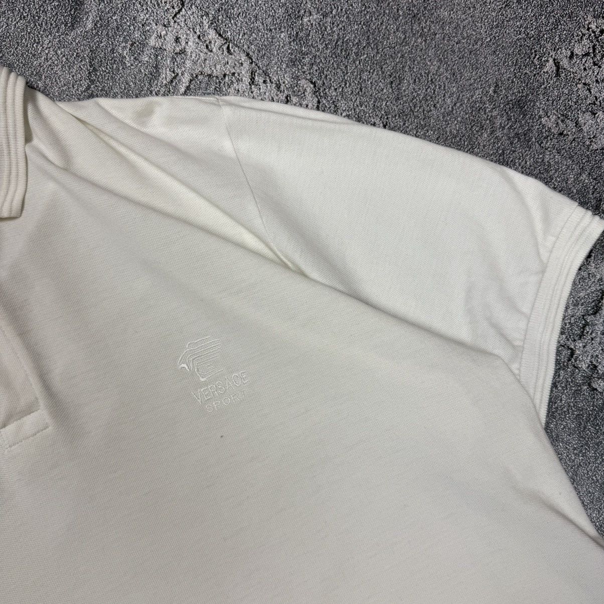 Versace Versace polo 90s tee shirt jersey old money Size US L / EU 52-54 / 3 - 3 Thumbnail