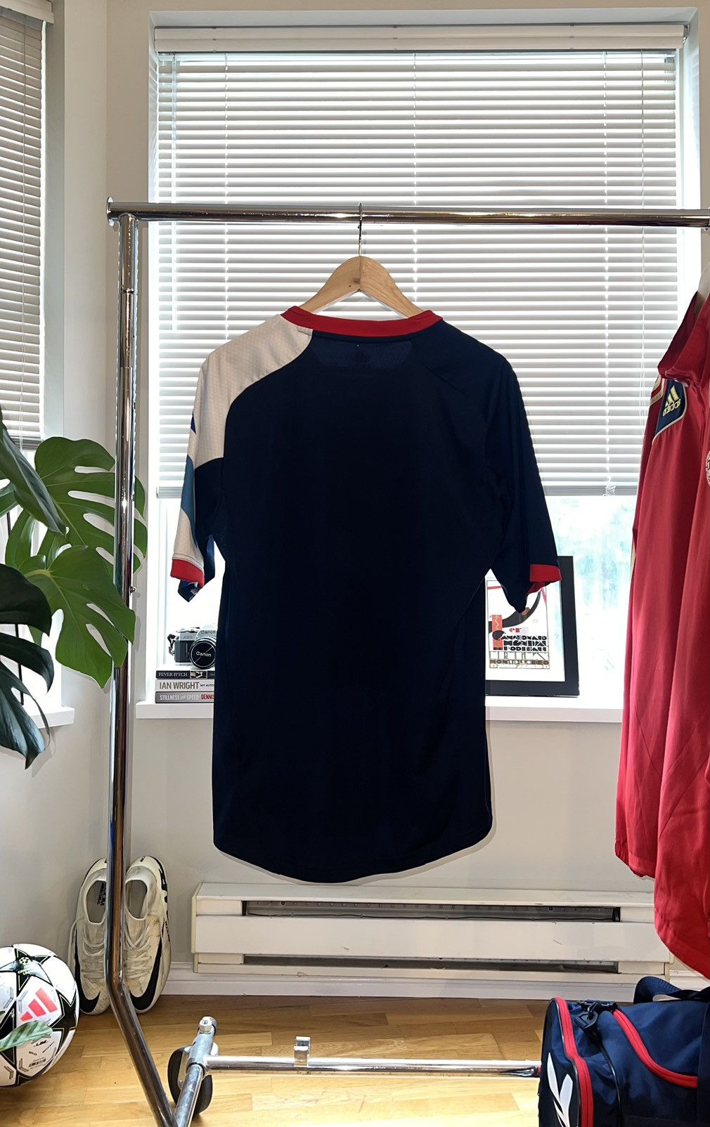 Adidas Team GB Olympic 2012 kit - Medium Size US M / EU 48-50 / 2 - 2 Thumbnail