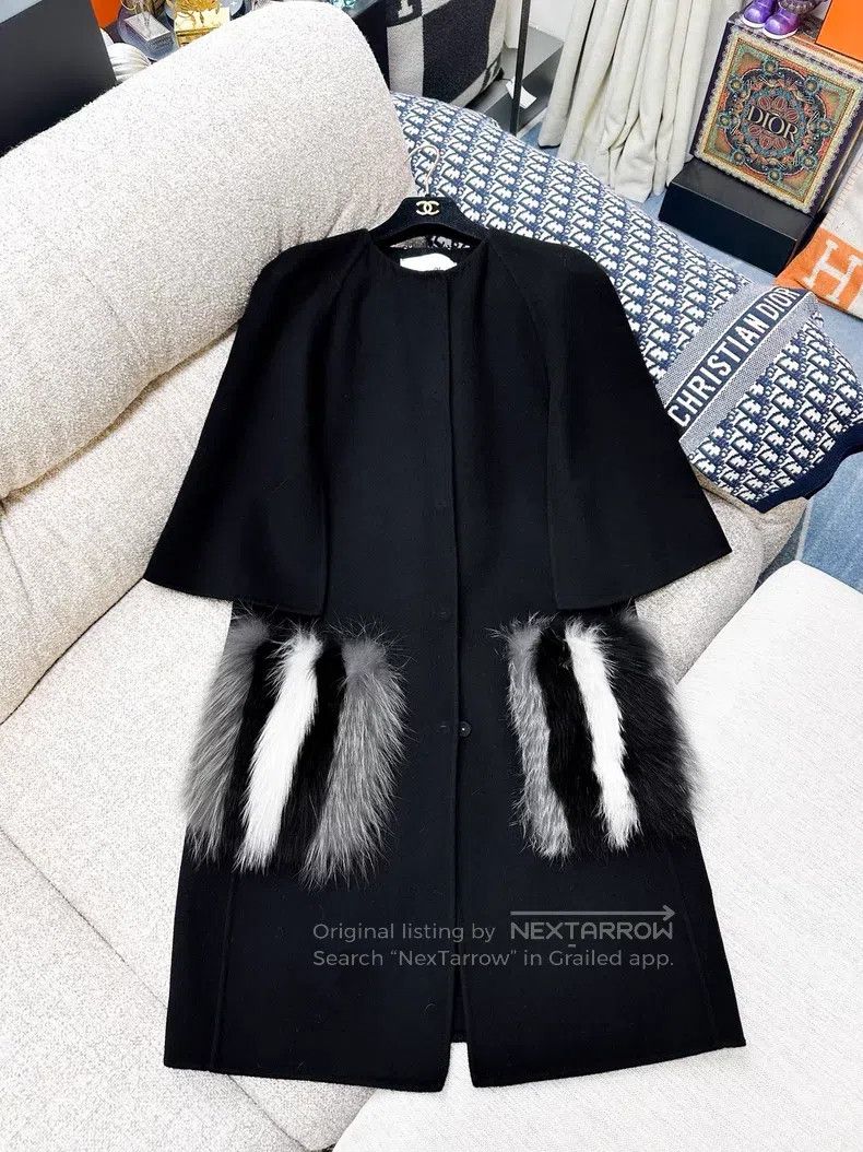 Fendi Fendi Black and White Mixed Fur Pocket Black Cloak Wool Co Size XS / US 0-2 / IT 36-38 - 2 Thumbnail