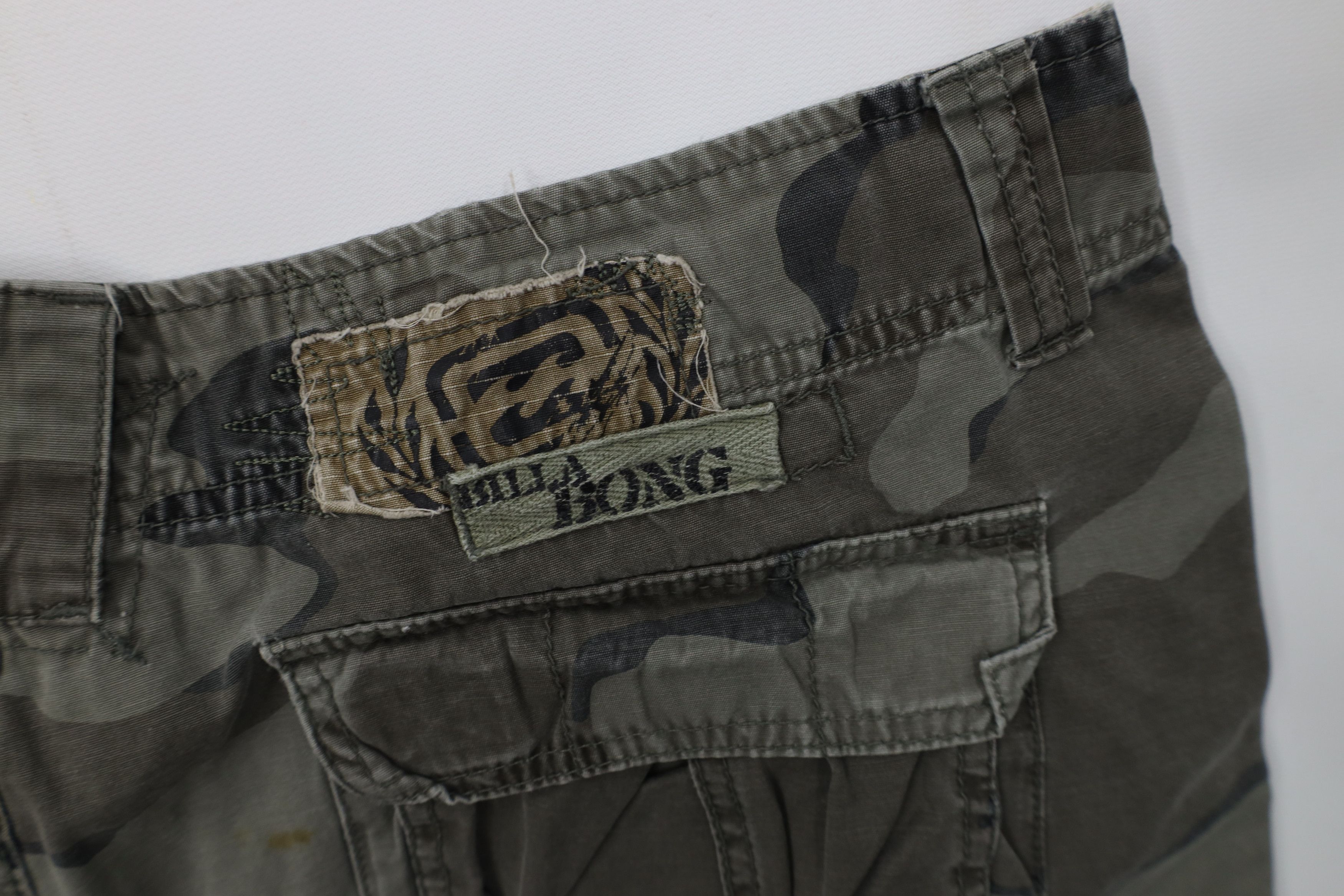 Billabong Vintage 90s Y2K Billabong Surfing Camouflage Cargo Shorts Size US 38 / EU 54 - 13 Thumbnail