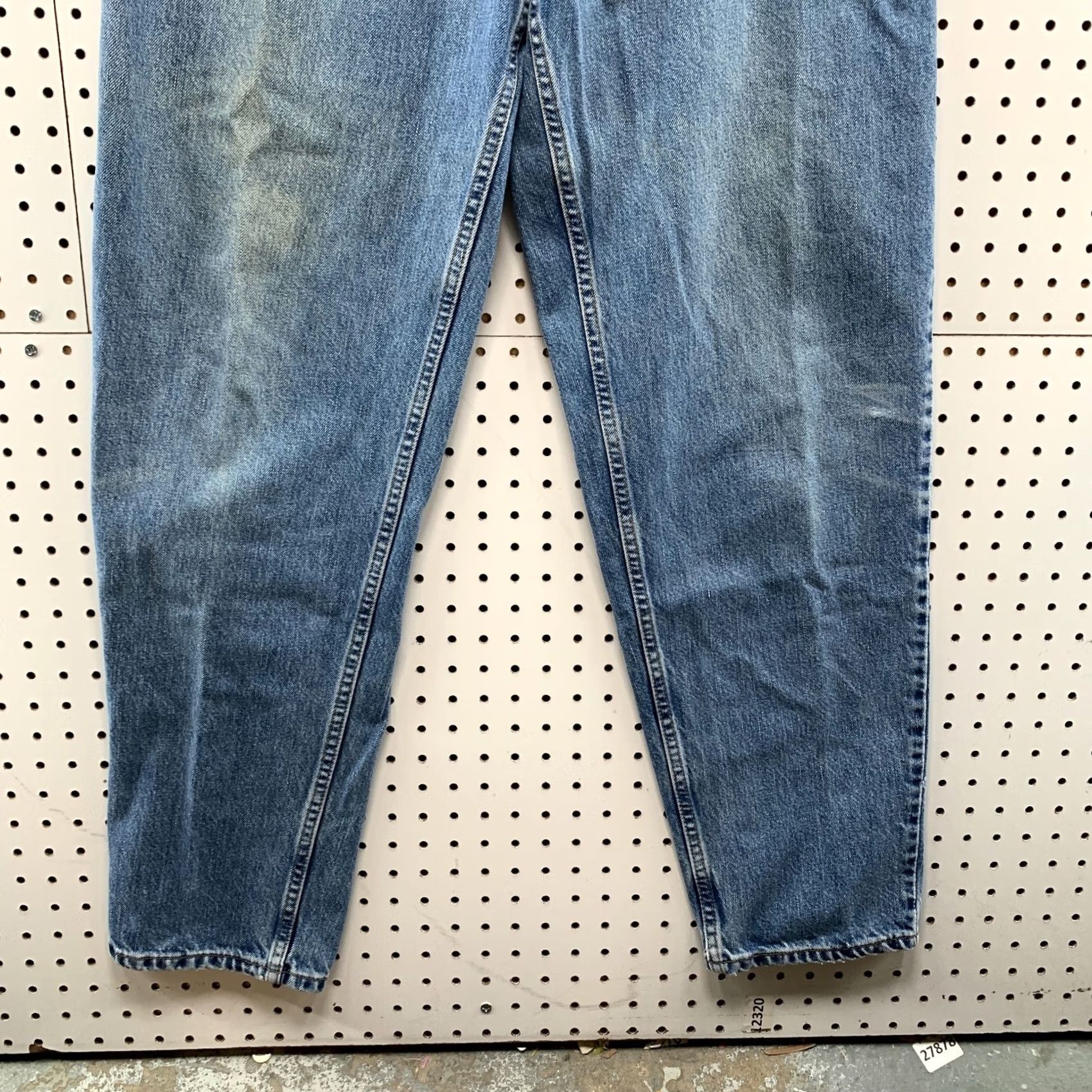 Levi's VINTAGE Levi's 560 Jeans Mens Blue Loose Tapered Fit Distressed 34x33 Size US 42 / EU 58 - 6 Thumbnail