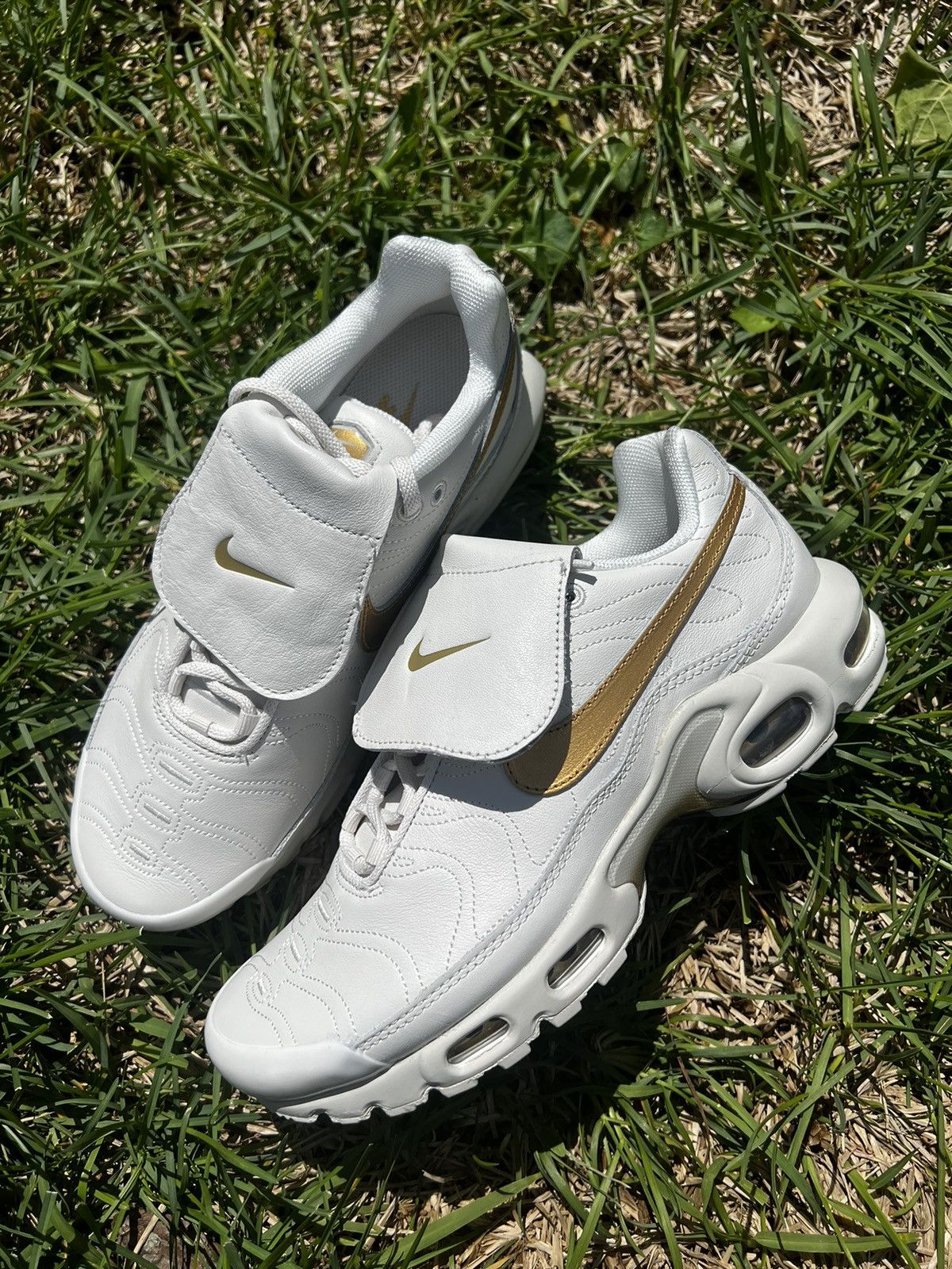 Nike NEW Nike size 7.5 Mens Air Max Plus Tiempo Phantom Leather Size US 7.5 / EU 40-41 - 4 Thumbnail