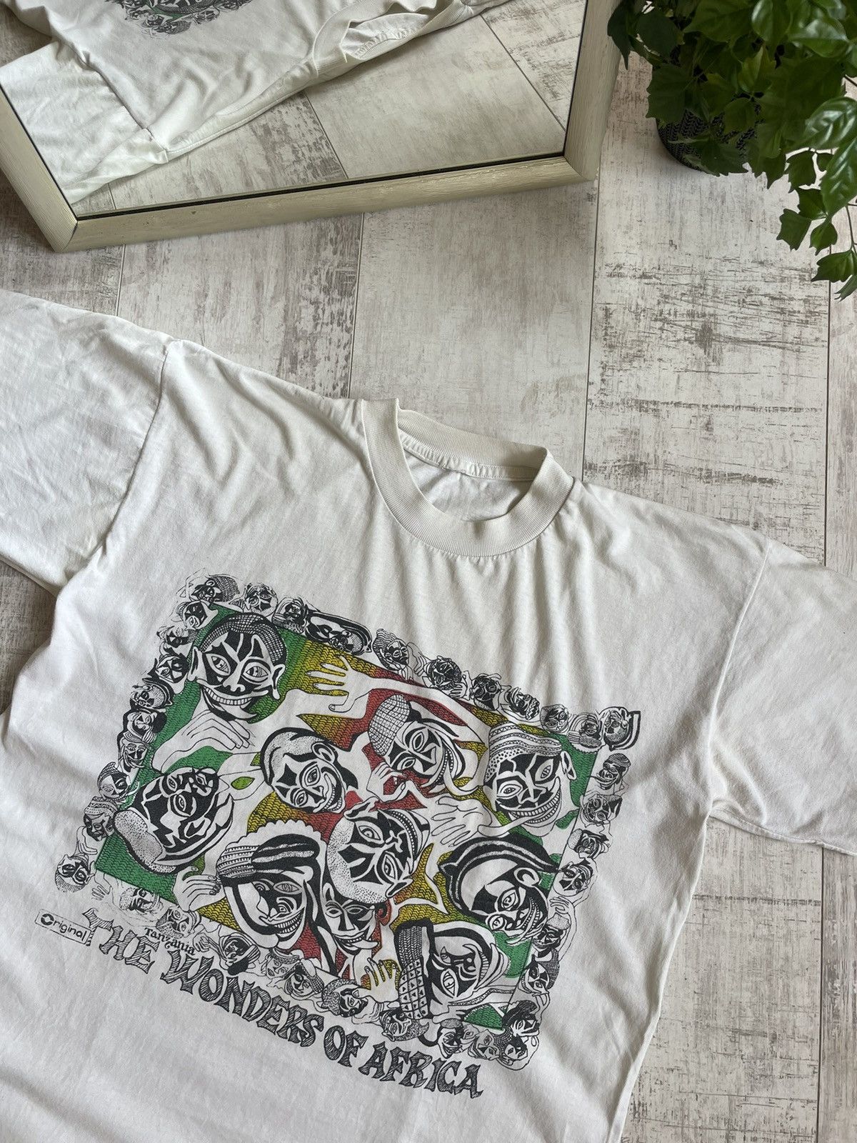 Vintage Crazy 90’s The Wonders Of Africa T-Shirt Faces Cult Vintage Size US XL / EU 56 / 4 - 2 Thumbnail