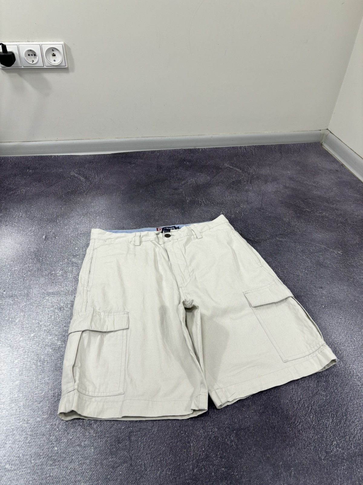 Chaps Ralph Lauren Vintage Chaps Ralph Lauren Y2K Beige Hype Cargo Shorts Size US 32 / EU 48 - 4 Thumbnail
