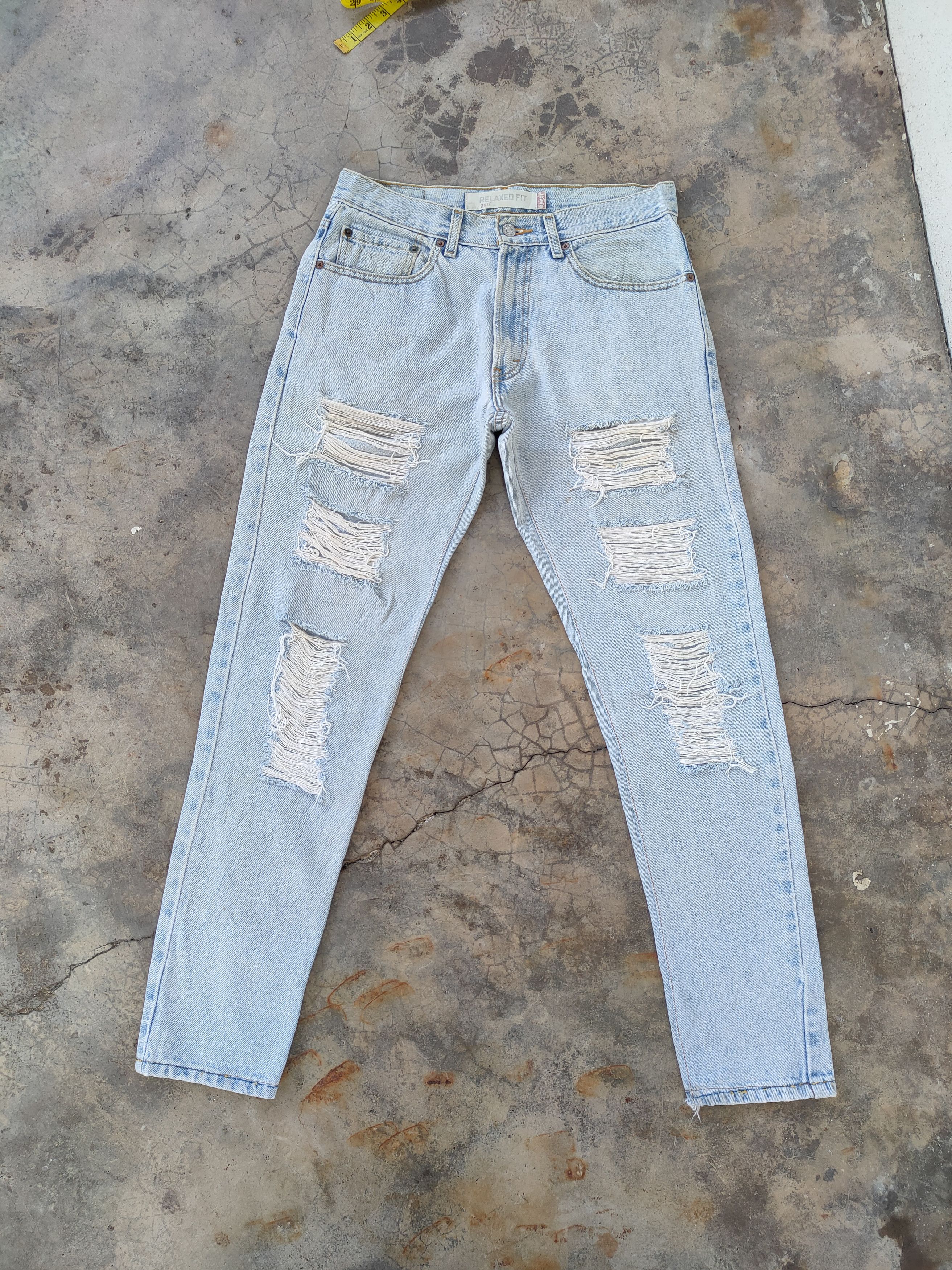 Levi's Vintage Clothing Vintage Levi's 550 Relaxed Fit light blue distressed Denim Size US 32 / EU 48 - 2 Thumbnail