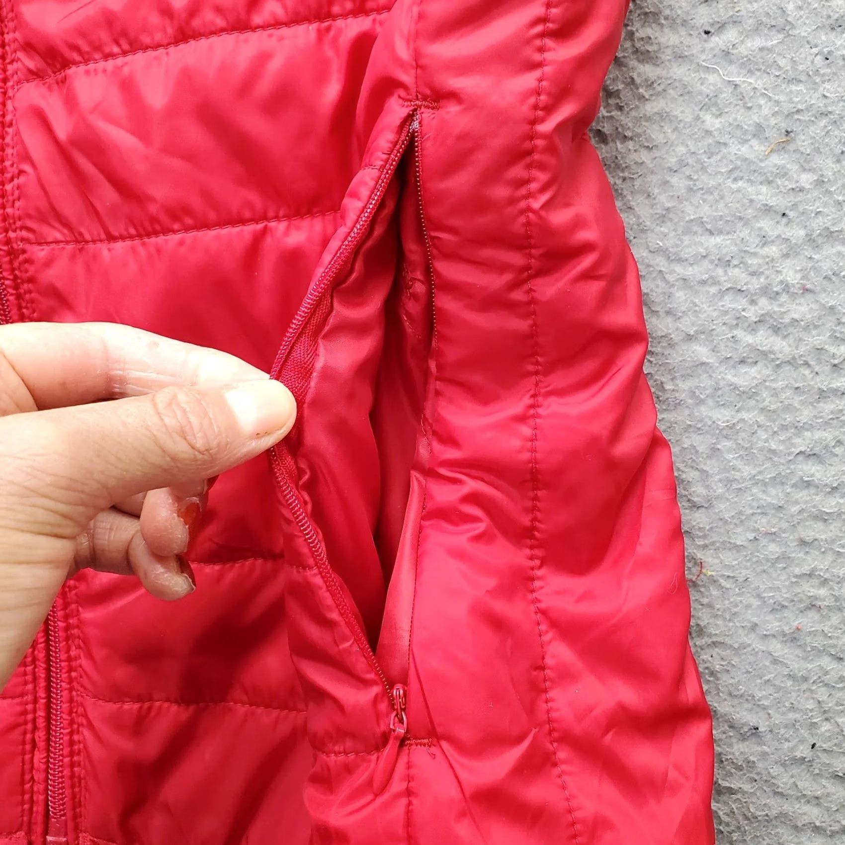 Vintage Core 365 Puffer Vest Womens Small Red Logo Sleeveless Pocket Full Zipper Shirt Size S / US 4 / IT 40 - 5 Thumbnail