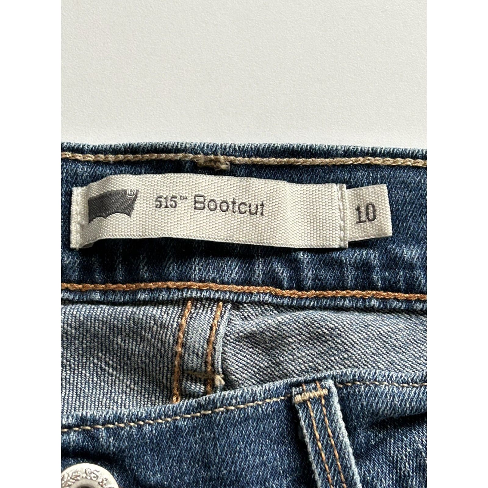 Levi's Levi's 515 Jeans Women Bootcut Mid Rise Medium Wash Denim 10 30x30 Size 32" / US 10 / IT 46 - 4 Thumbnail