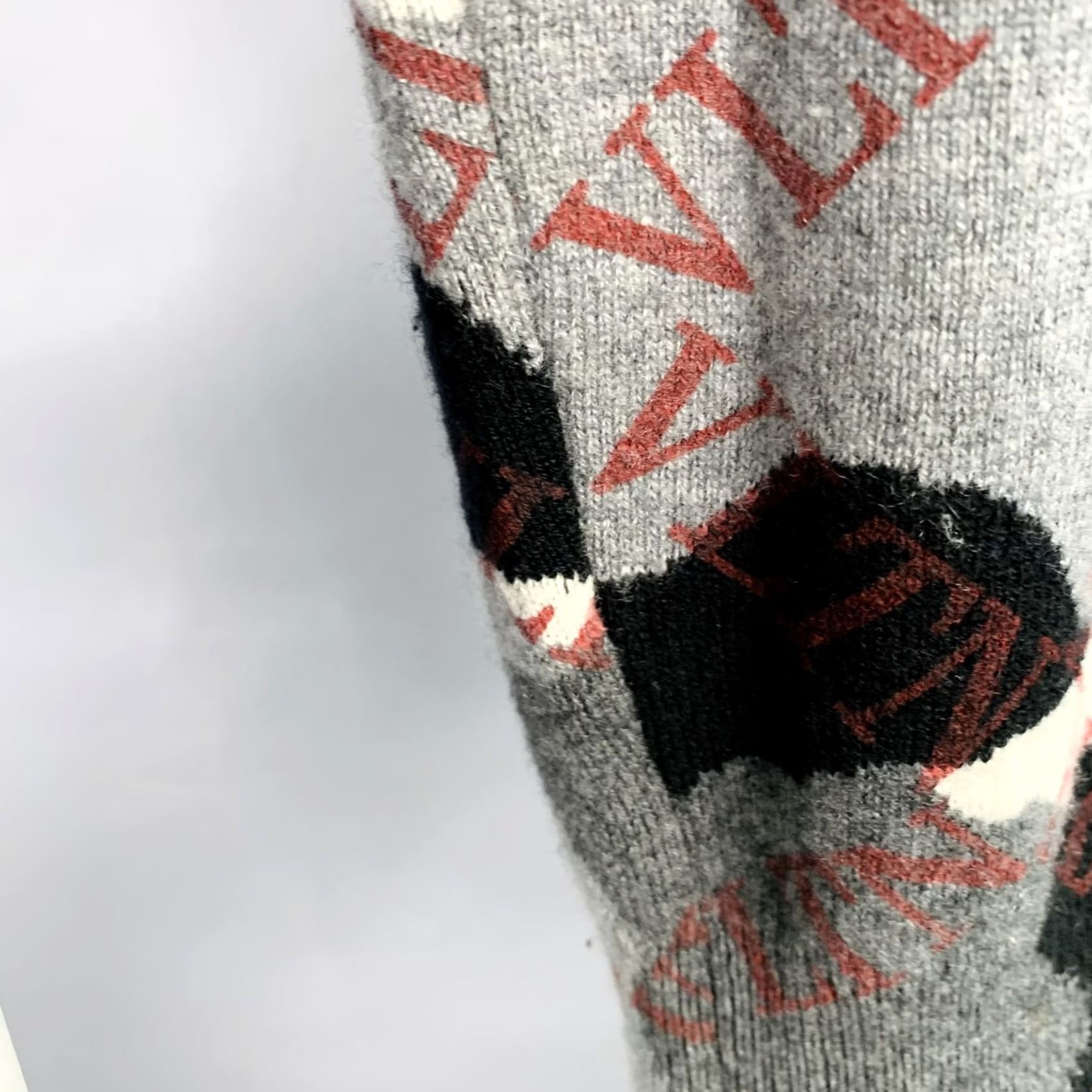 Valentino VALENTINO Size S Grey Black White Knit Camouflage VLTN Logo Cashmere Pullover Size US S / EU 44-46 / 1 - 5 Thumbnail