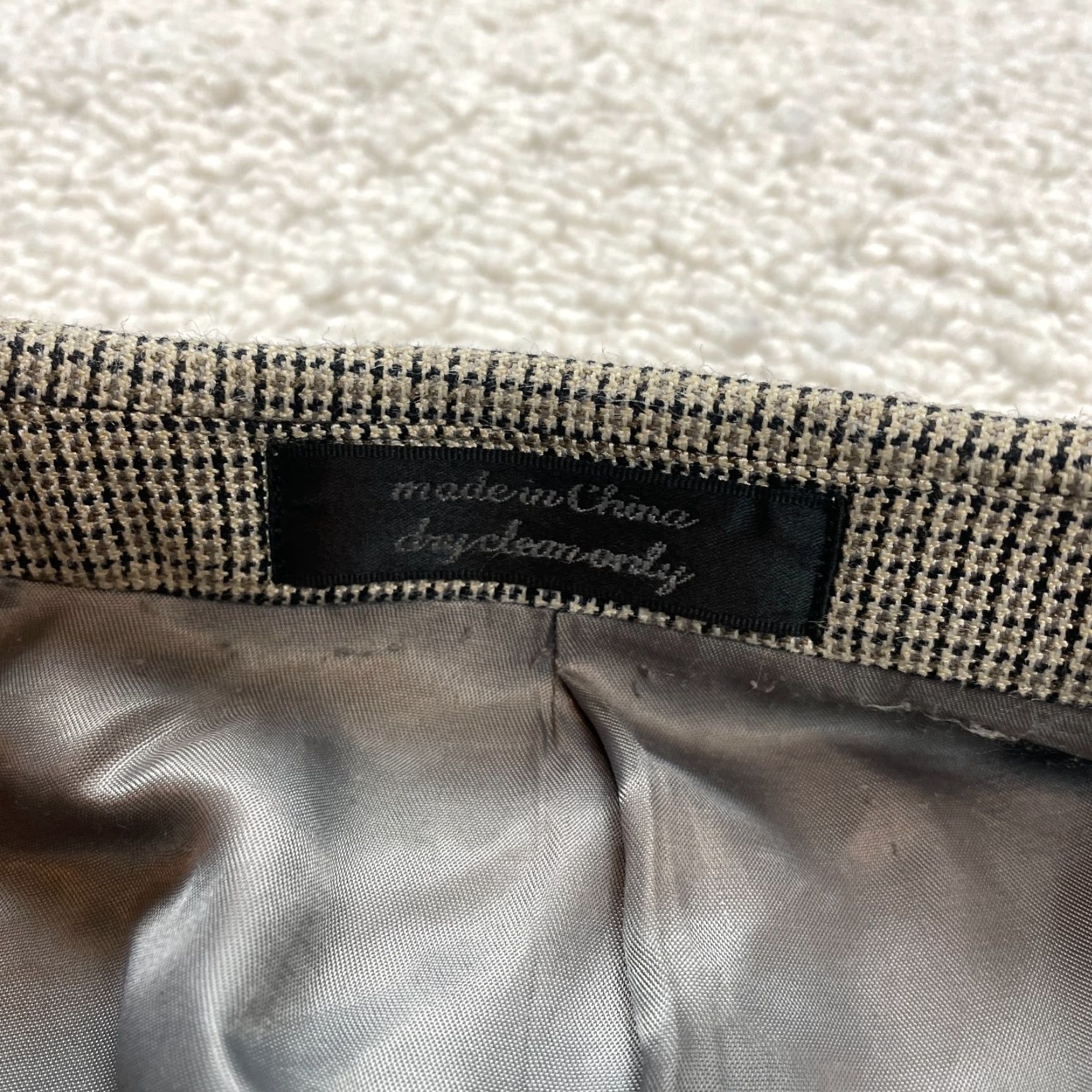 Vintage Andrew Fezza Mens Blazer 44 R Beige Silk Single-Breasted Notch Three-Button Short Sports Coat Formal Size 44R - 7 Thumbnail