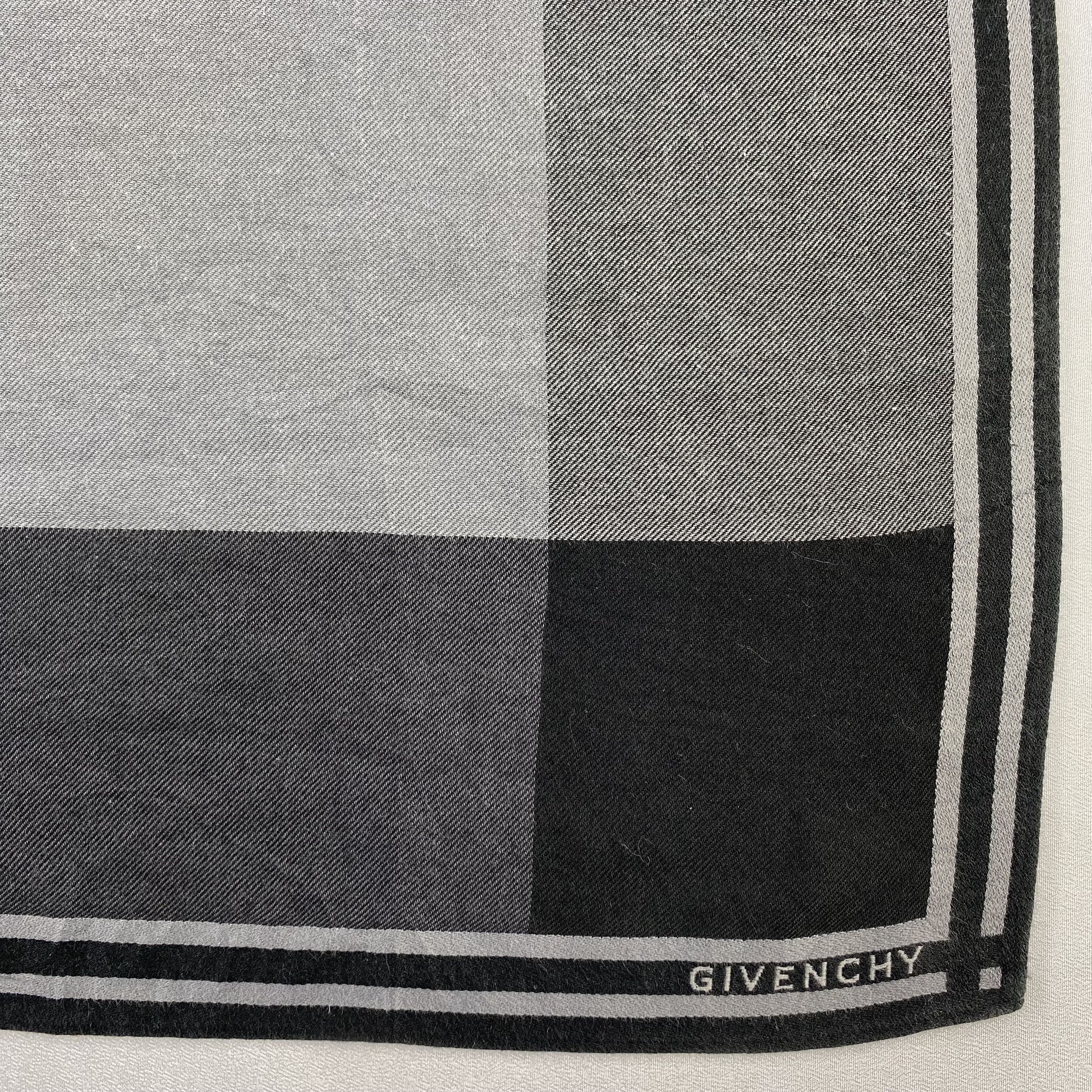 Vintage Givenchy Bandana/ Handkerchief / Neckerchief-P1432 Size ONE SIZE - 3 Thumbnail