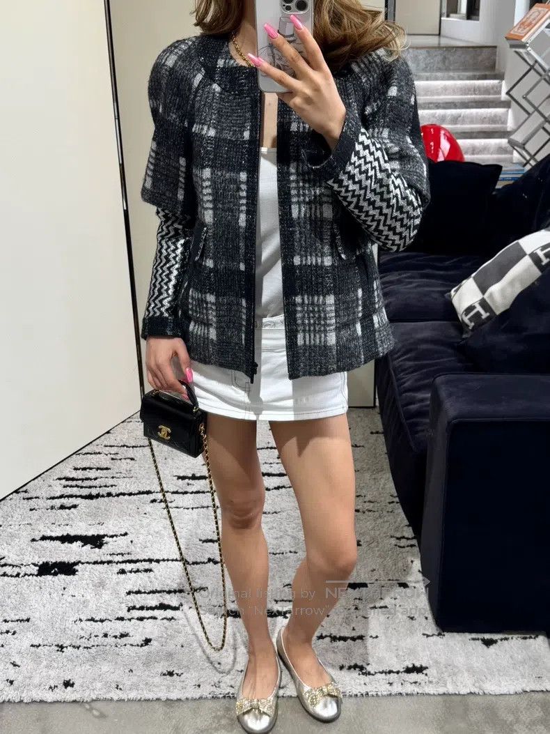 Chanel Chanel Handicraft workshop chair series black and white pl Size XS / US 0-2 / IT 36-38 - 2 Thumbnail