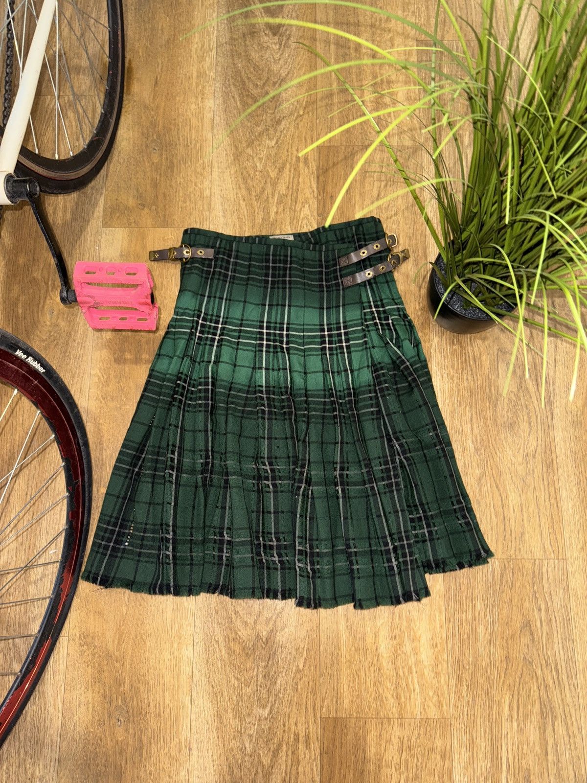Bottega Veneta BOTTEGA VENETA CHECKERED SCOTTISH SKIRT Size 28" / US 6 / IT 42 - 1 Thumbnail
