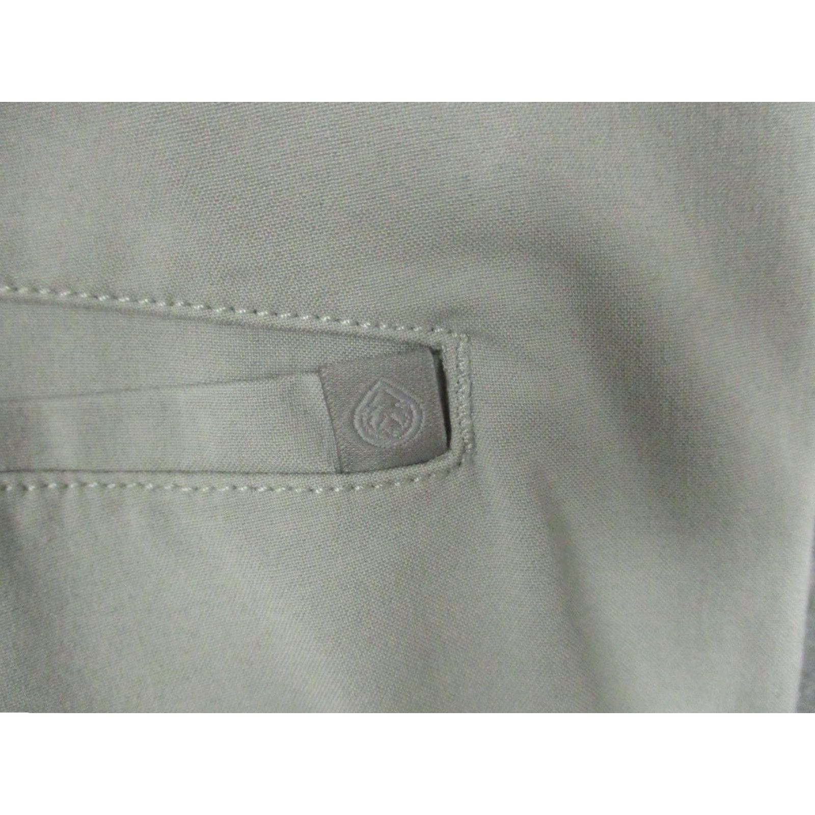 Vintage tasc Performance Shorts Mens 38 Tailored Gray Olive Bamboo Stretch Golf Lot 2 Size US 38 / EU 54 - 7 Thumbnail