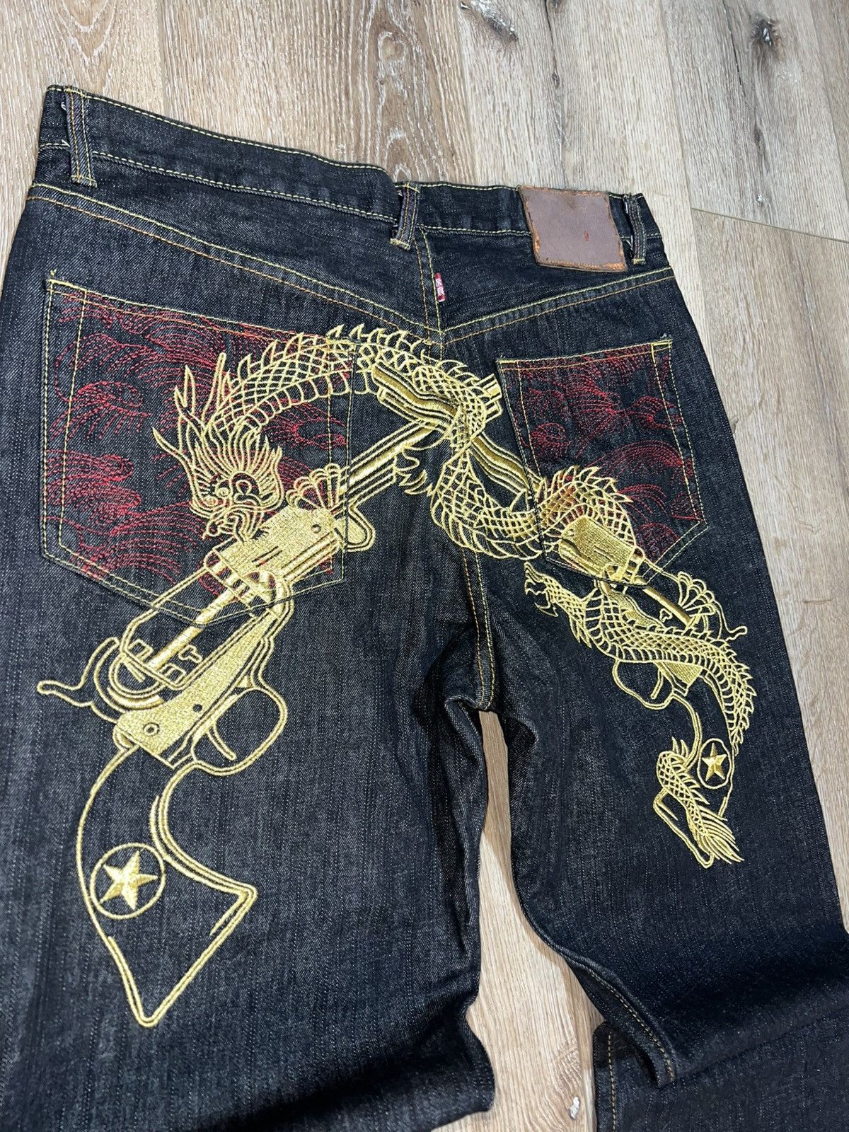 Y2K EMBROIDERED BAGGY JEANS