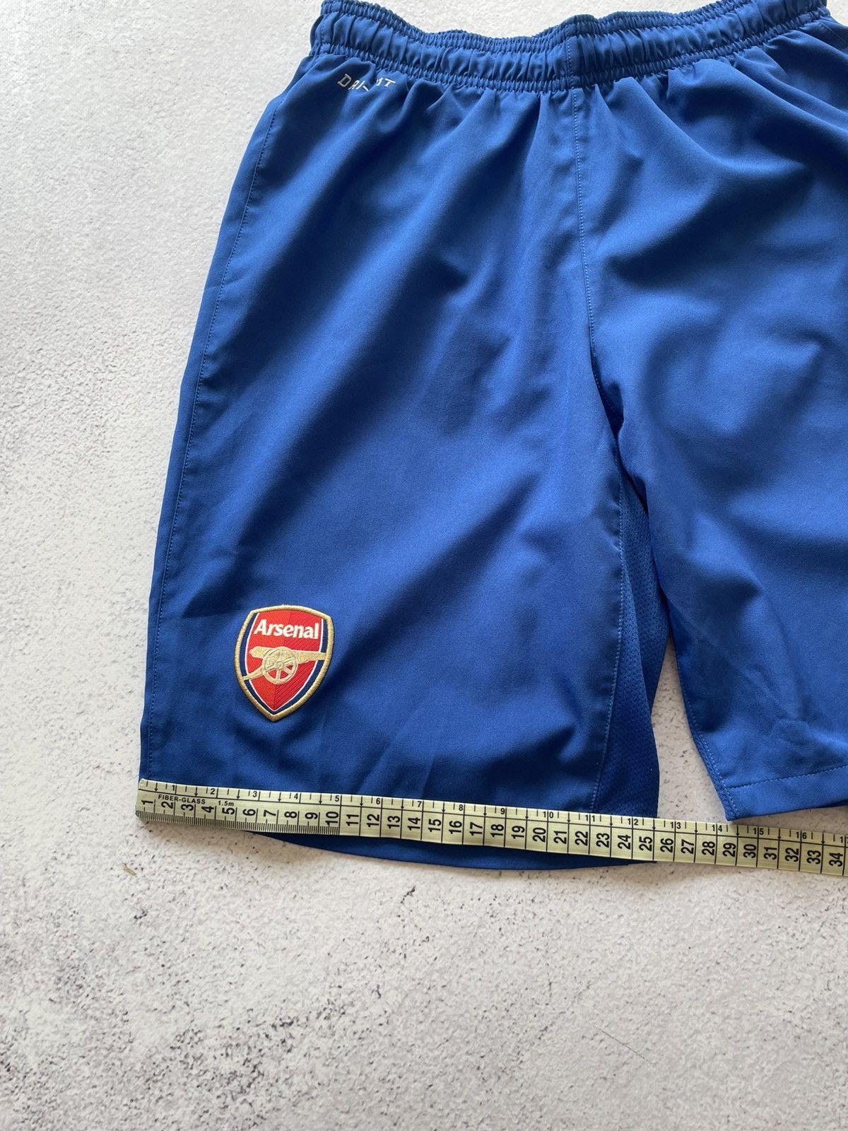 Nike Men’s Vintage Nike Arsenal Soccer Football Shorts size S Size US 32 / EU 48 - 10 Thumbnail