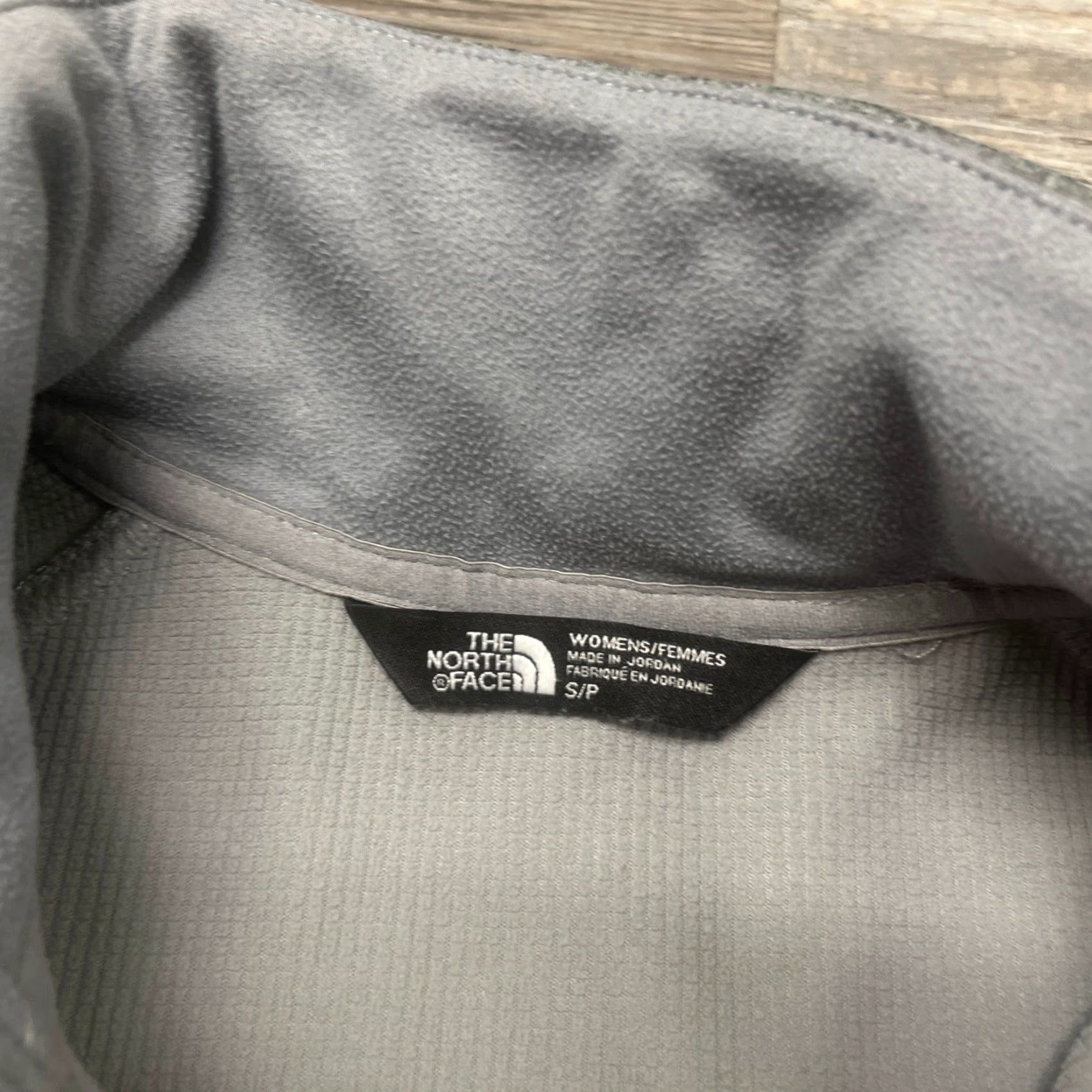The North Face VINTAGE The North Face White Gray Womens S Full Zip Windwall Fleece Jacket Size S / US 4 / IT 40 - 6 Thumbnail