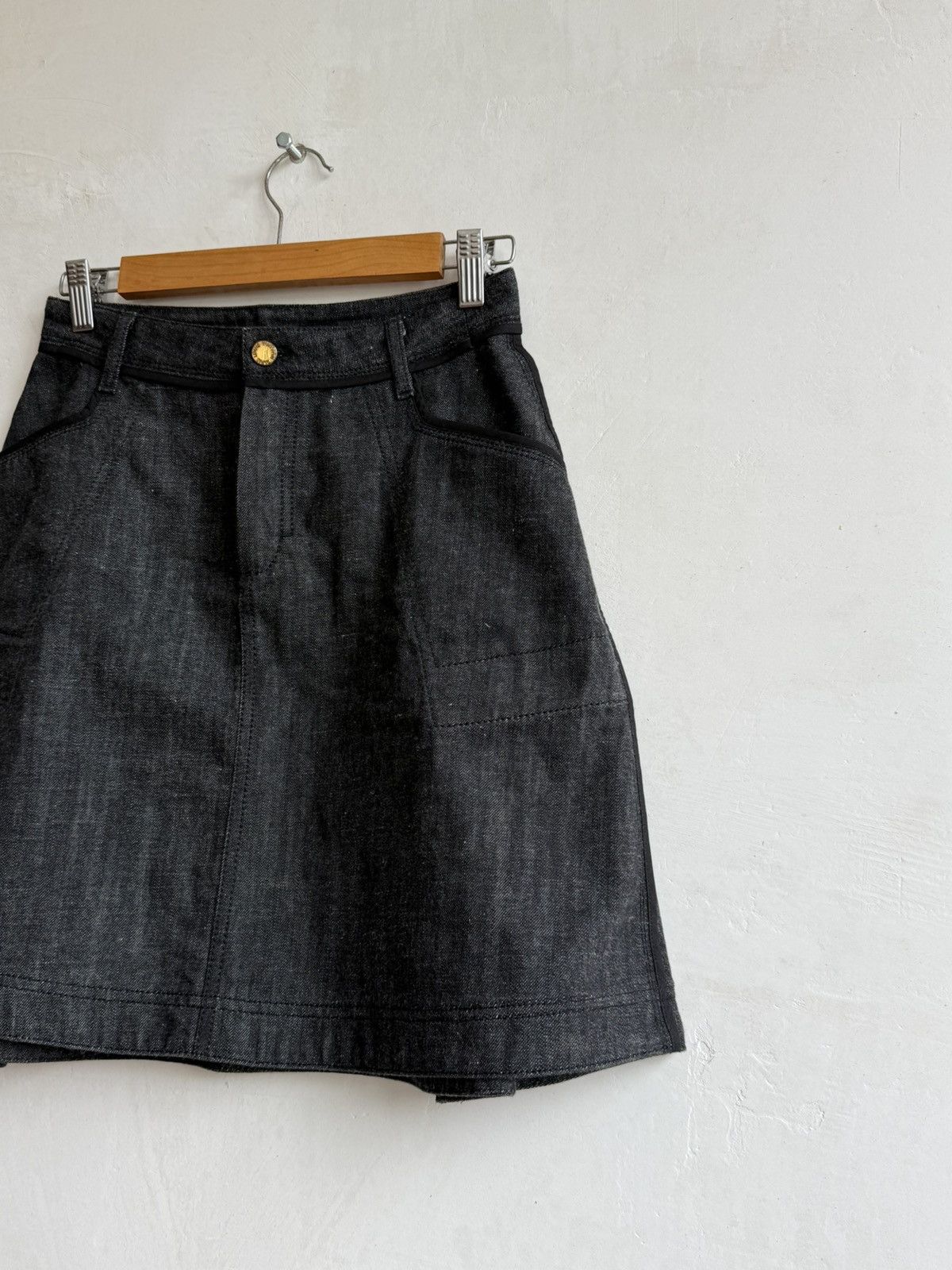 Louis Vuitton Luis Vuitton Grey Denim Skirt size 40 Size 27" / US 4 / IT 40 - 5 Thumbnail
