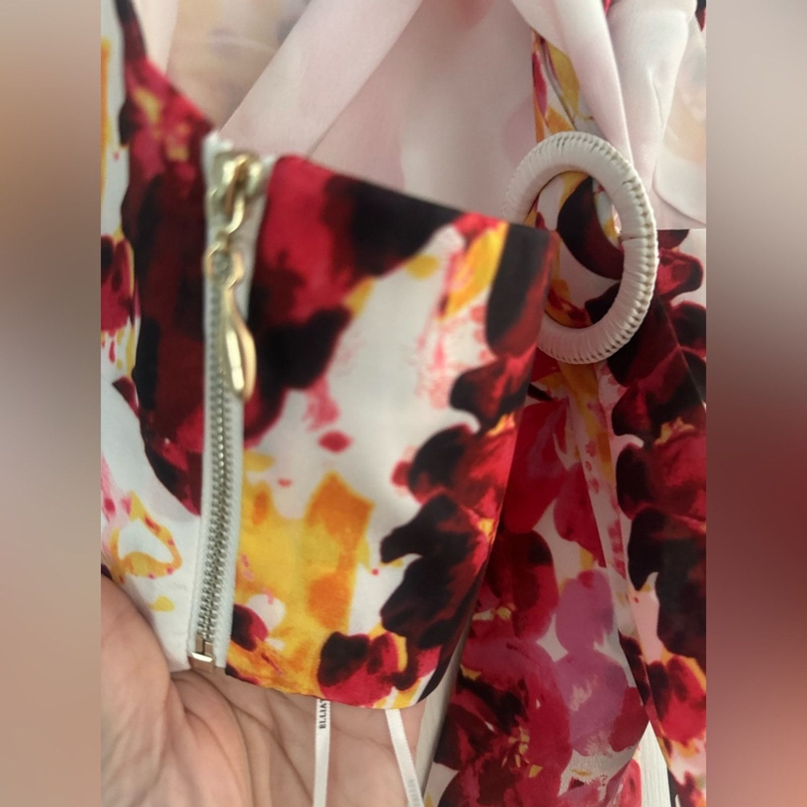 ELLIATT NWT Elliatt Floral Crop Top w Ring detail back Size S and M Size S / US 4 / IT 40 - 4 Thumbnail