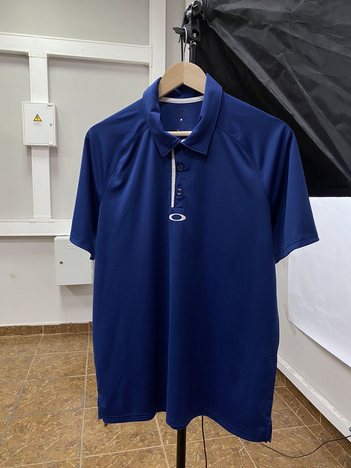 Oakley 🇺🇸 Vintage Y2K Oakley Art Polo T-Shirt Rare Hype Retro Size US M / EU 48-50 / 2 - 1 Thumbnail