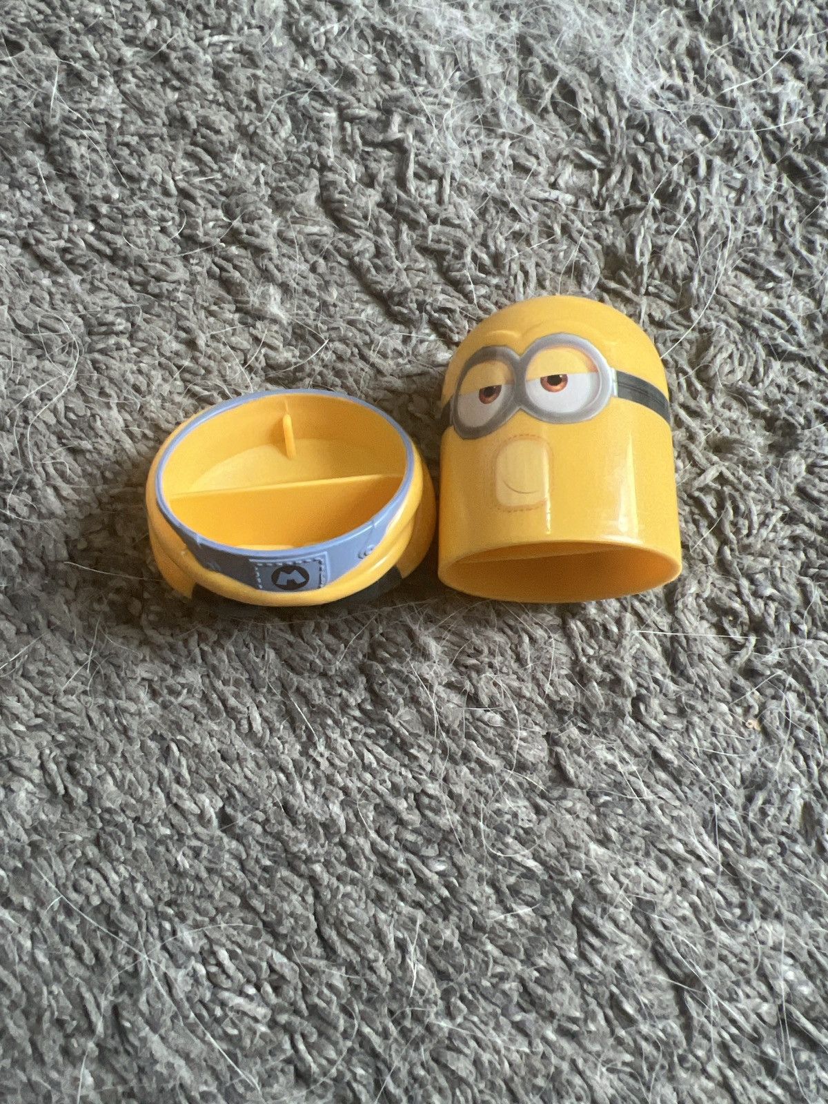 Universal Studios 2024 McDonald’s Despicable Me Minion Toy Size ONE SIZE - 4 Thumbnail