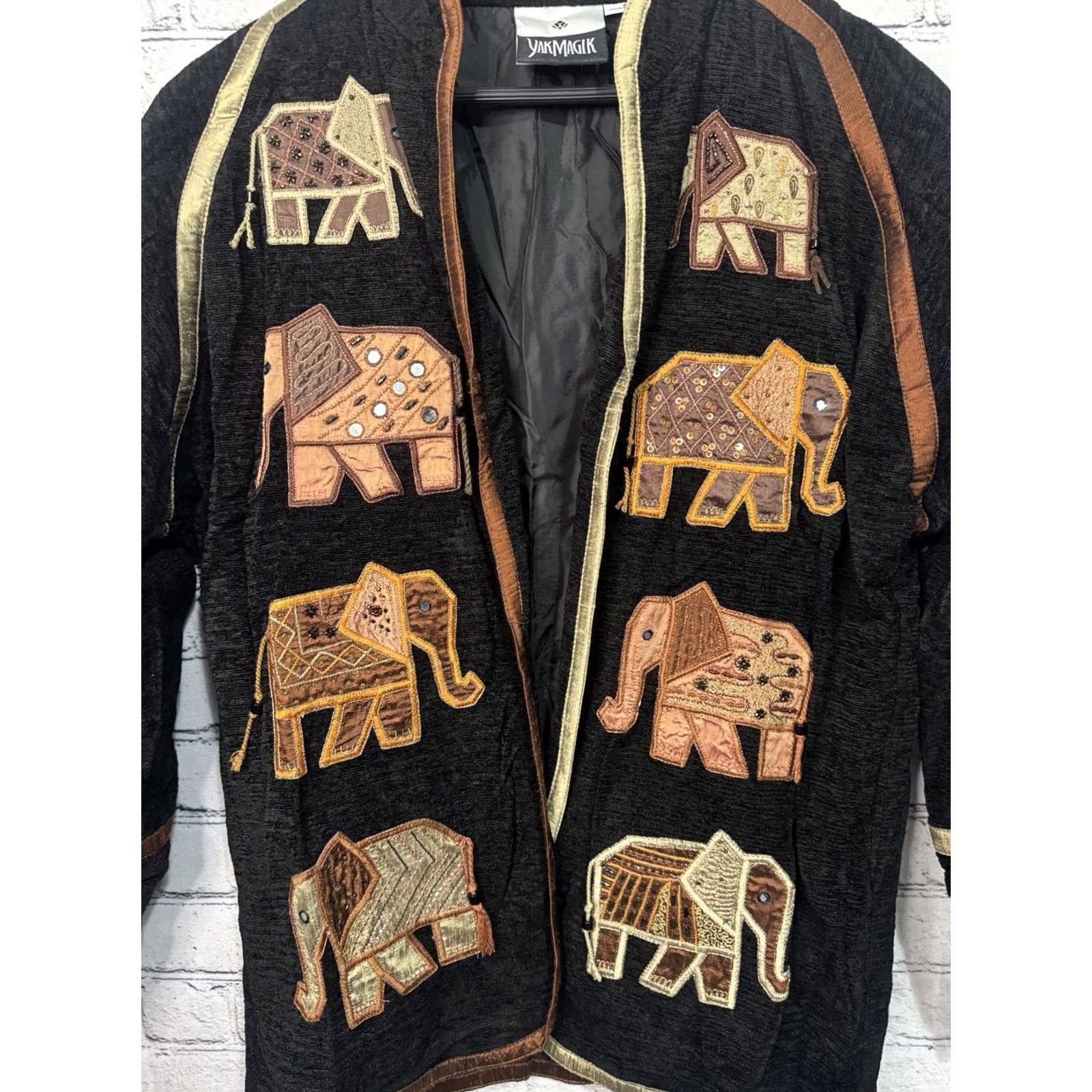 Vintage YakMagik Jacket Women S Nepalese Embroidered Elephant Motifs Black 100% Cashmere Long Sleeve Mid-Length Regular Size S Vintage No Size S / US 4 / IT 40 - 2 Thumbnail