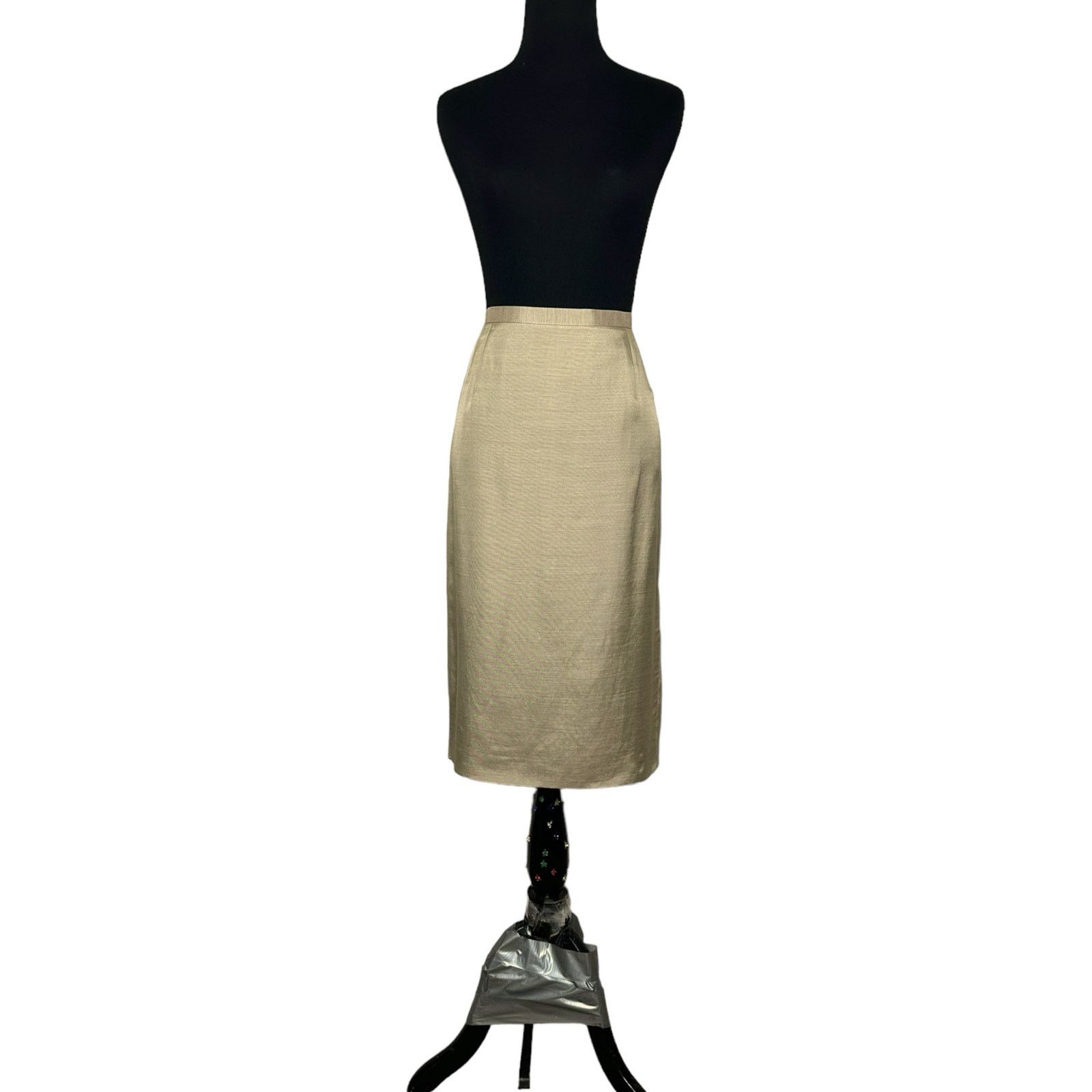 Giorgio Armani Giorgio Armani beige midi pencil skirt size 8 Size 30" / US 8 / IT 44 - 1 Thumbnail