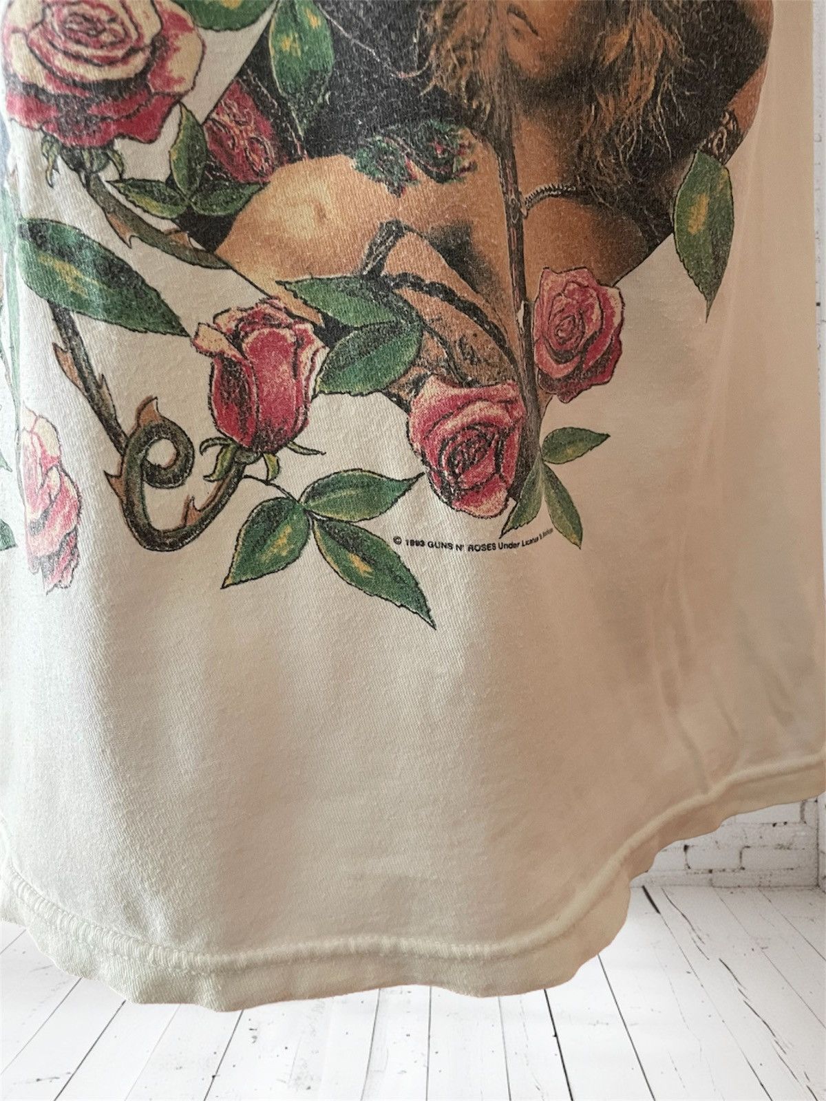 Vintage Vintage Guns N’ Roses 1993 Skin ‘N Bones World Tour T-Shirt Size US XL / EU 56 / 4 - 4 Thumbnail