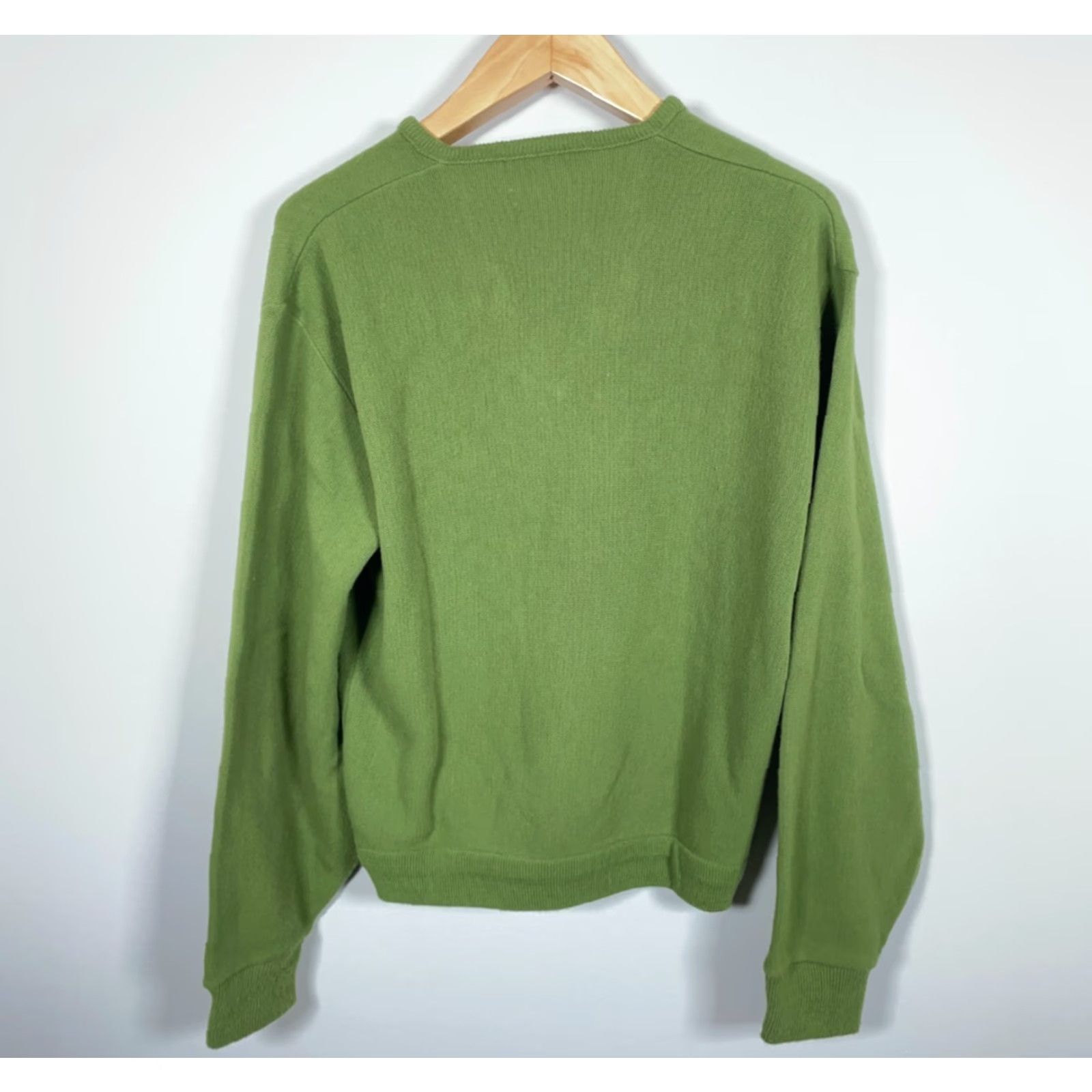 Vintage VINTAGE Revere Sweater Men XL Avocado Green V-Neck 60s 70s Acrylic Knit Pullover Size US XL / EU 56 / 4 - 2 Thumbnail
