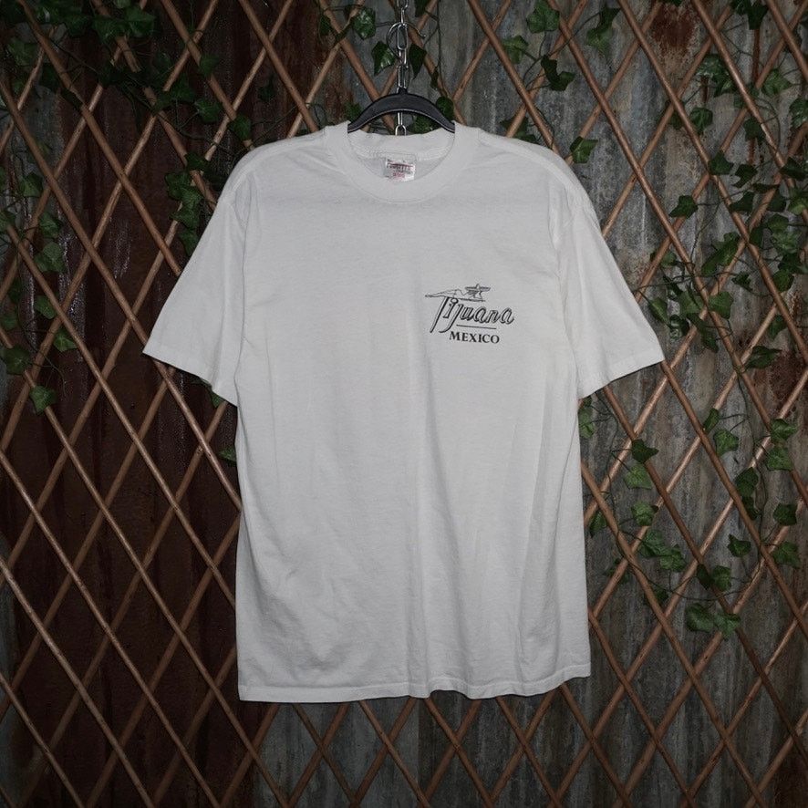 Vintage Large - Vintage Y2K Tijuana Mexico pin up girl beach t-shirt Size US L / EU 52-54 / 3 - 2 Thumbnail