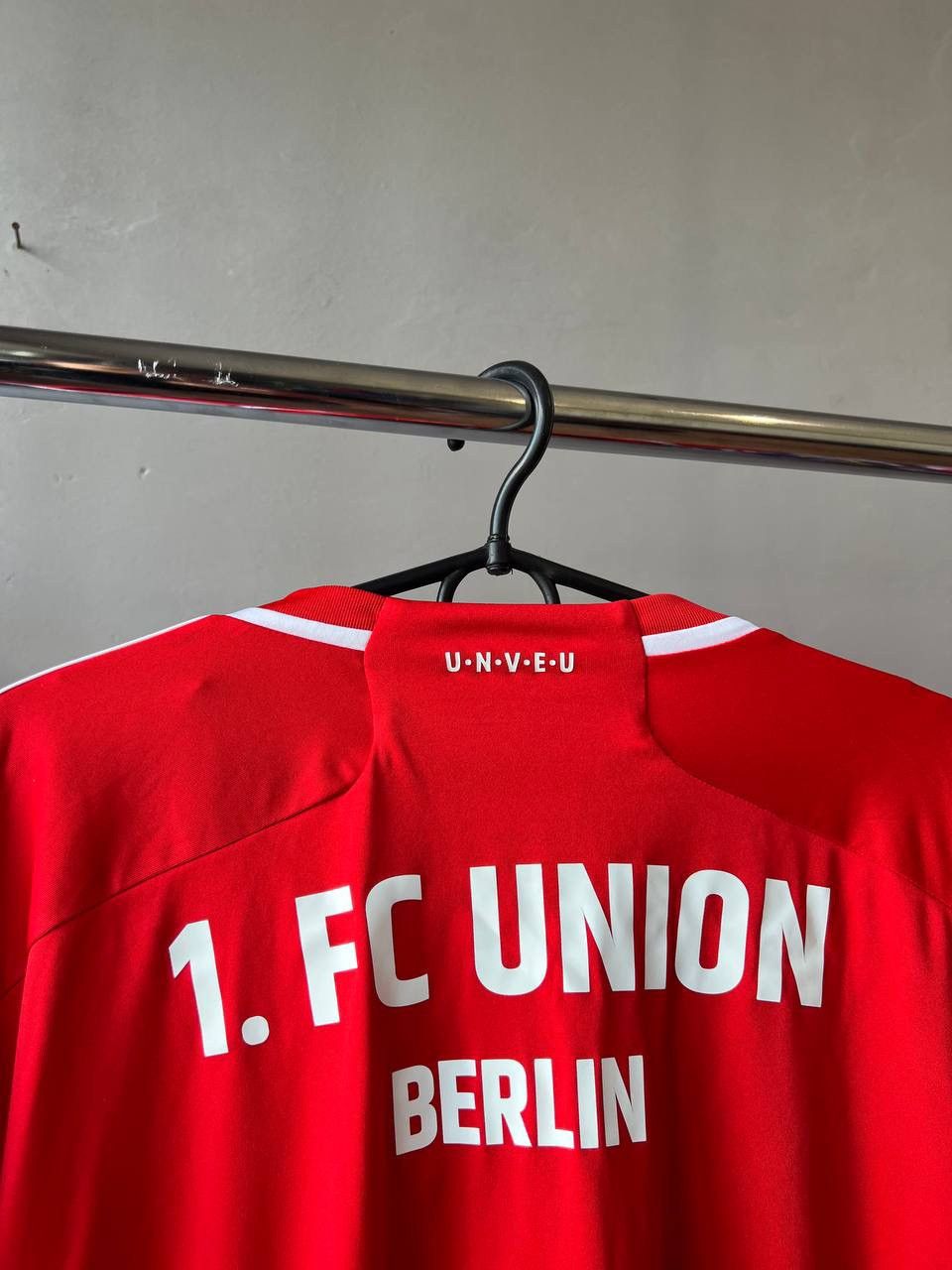Adidas 2023/24 UNION BERLIN HOME SOCCER FOOTBALL JERSEY ADIDAS XL Size US XL / EU 56 / 4 - 15 Thumbnail
