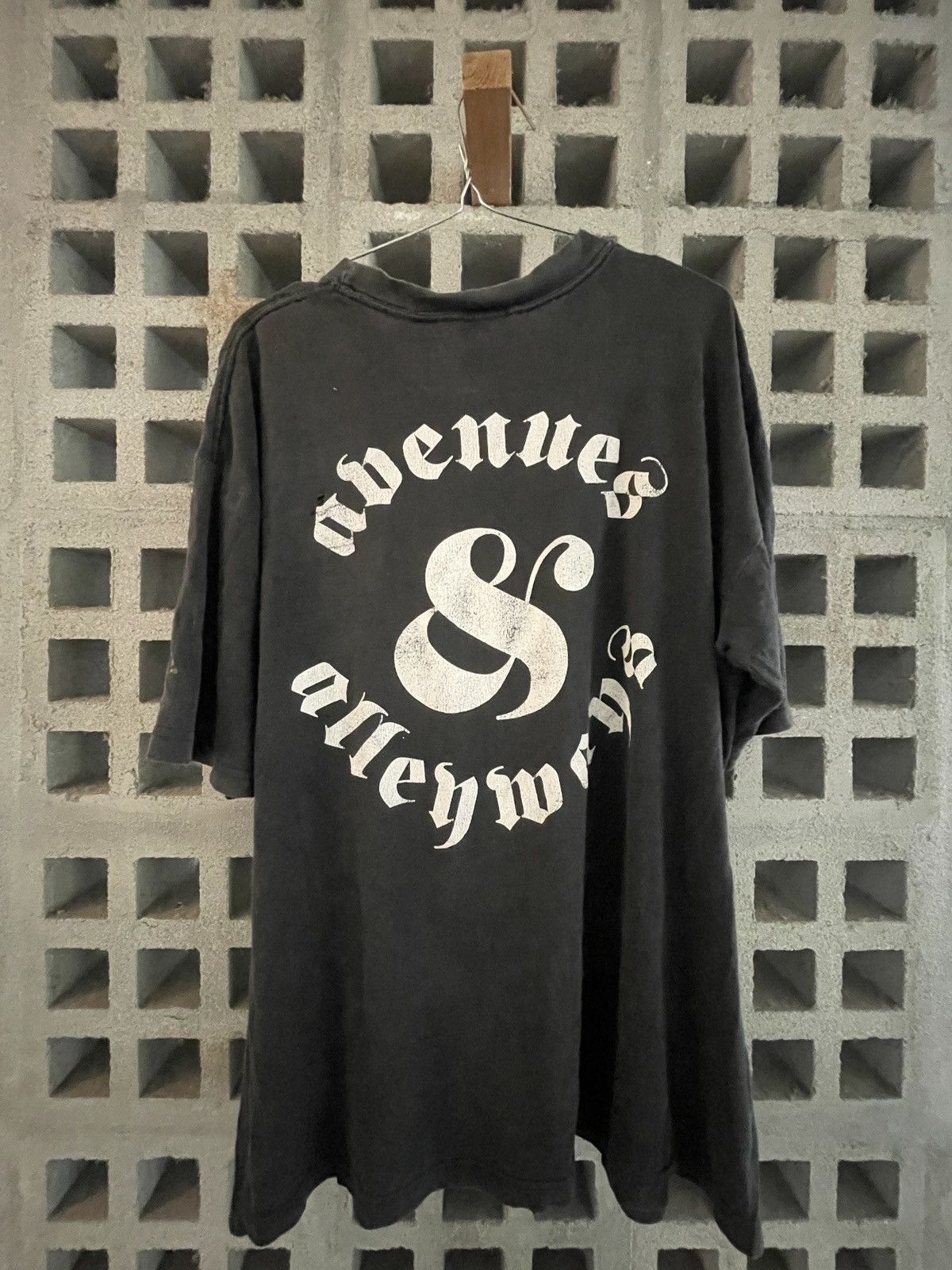 Vintage Vintage Rancid And Out Come The Wolves Band T-Shirt Size US L / EU 52-54 / 3 - 2 Thumbnail