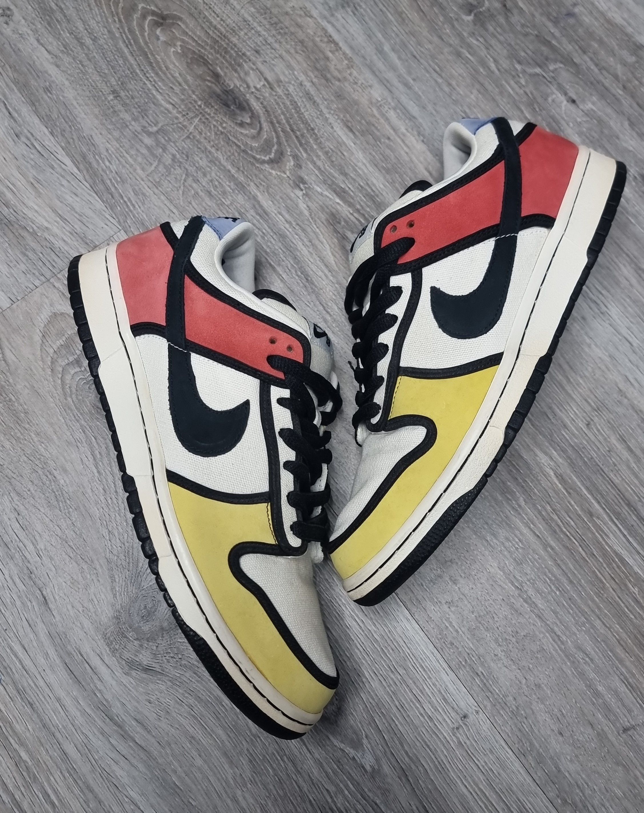 Nike SB Nike SB Dunk Low Piet Mondrian Size US 10 / EU 43 - 2 Thumbnail