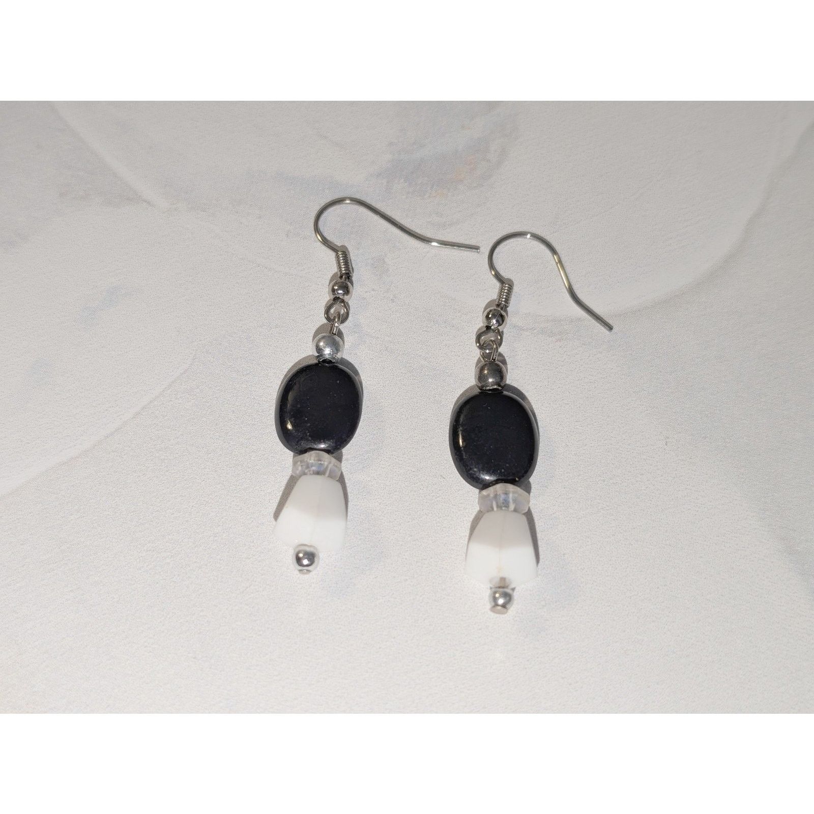 Vintage VTG 1980s Silver-Tone Black & White Beaded Dangle Earrings Size ONE SIZE - 1 Thumbnail