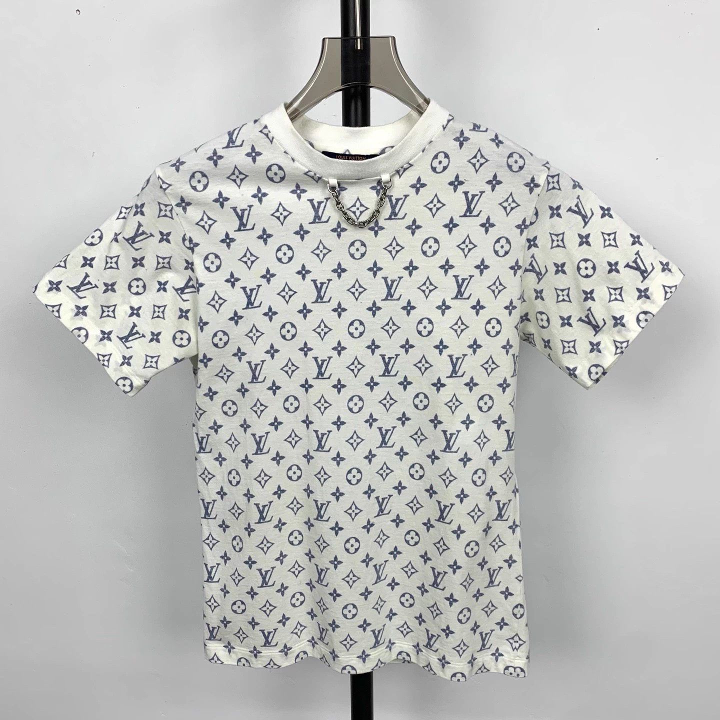 Louis Vuitton LOUIS VUITTON Monogram Logo Chain Collar T-Shirt S Size US S / EU 44-46 / 1 - 1 Thumbnail