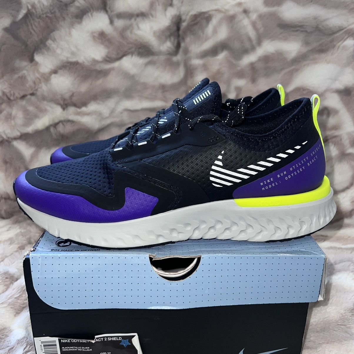 Nike NIKE ODYSSEY REACT SHIELD 2 BLACK VOLTAGE PURPLE Size US 9 / EU 42 - 3 Thumbnail