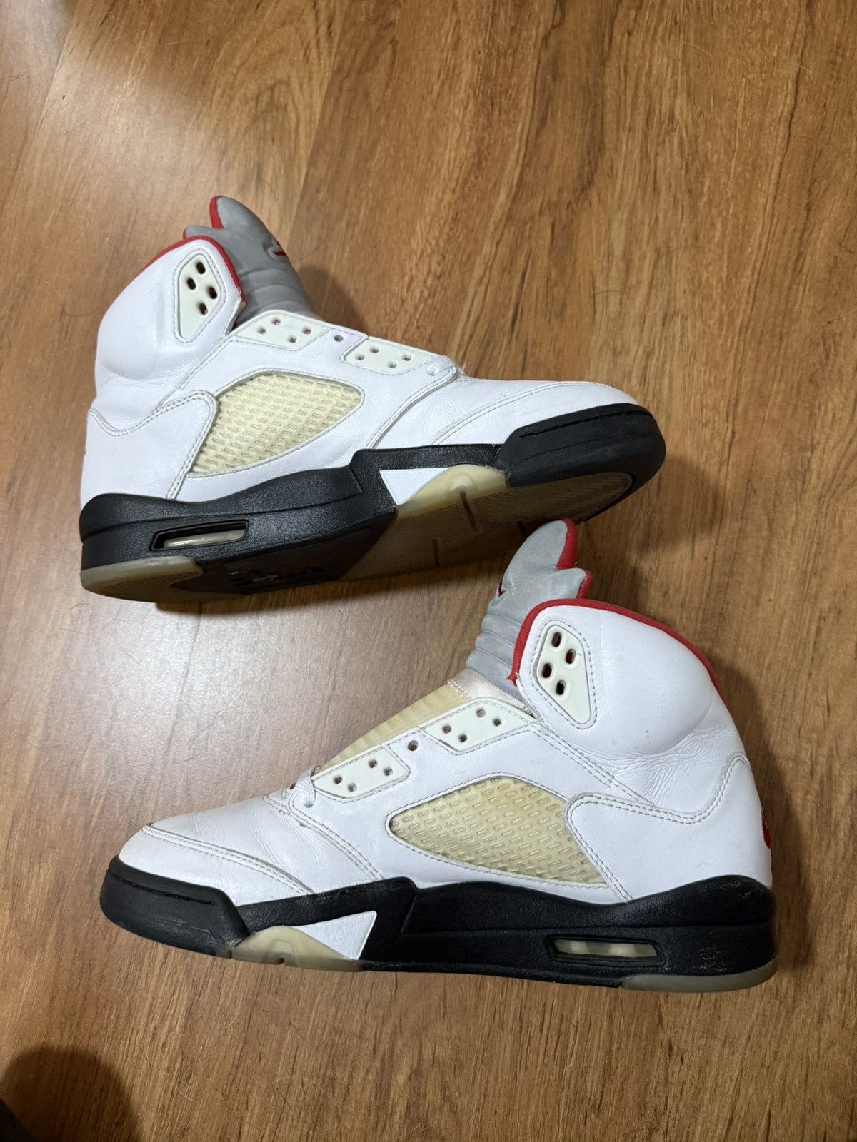 Jordan Brand Jordan 5 fire red 2020 Size US 9.5 / EU 42-43 - 2 Thumbnail