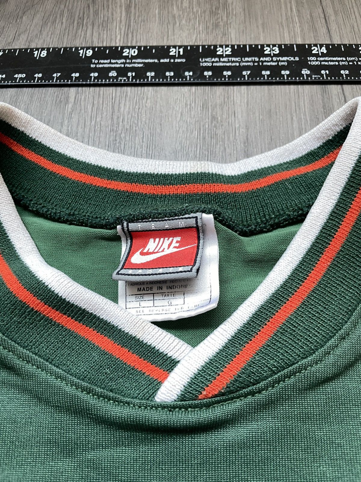 Vintage Vintage 90’s Nike “University of Miami Logo” T-shirt (Sz.L) Size US L / EU 52-54 / 3 - 3 Thumbnail
