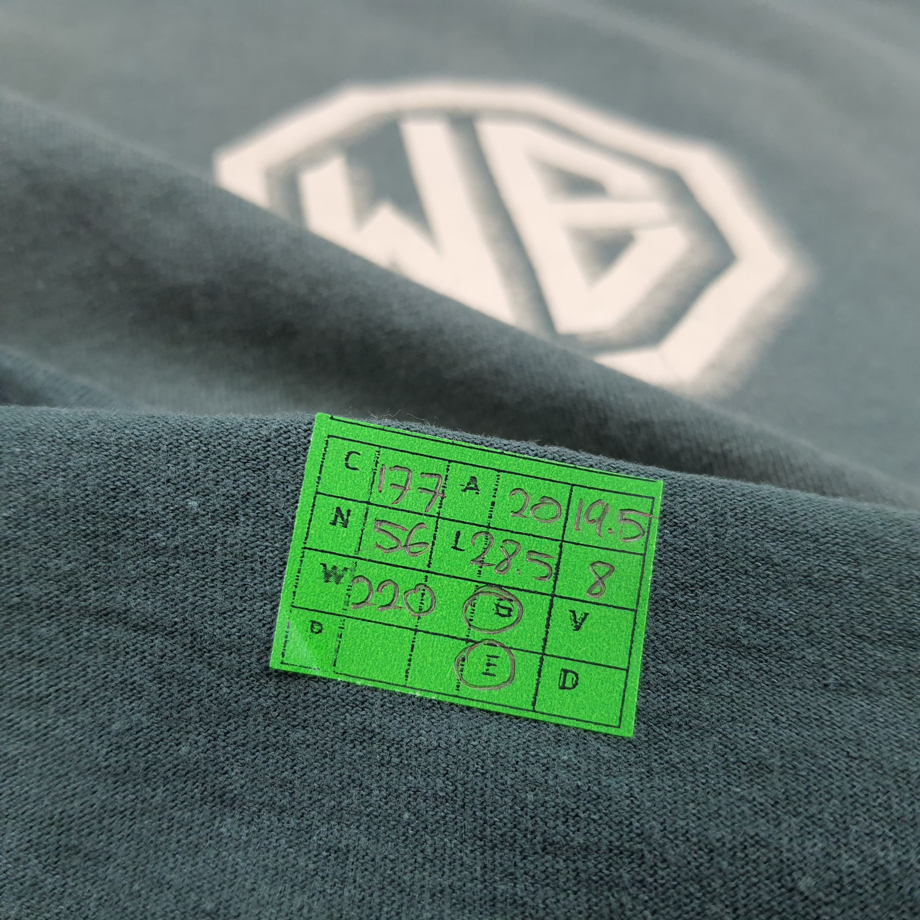 Vintage × Warner Bros Vintage Warner Bros Center WB Logo Tshirt Size US M / EU 48-50 / 2 - 7 Thumbnail