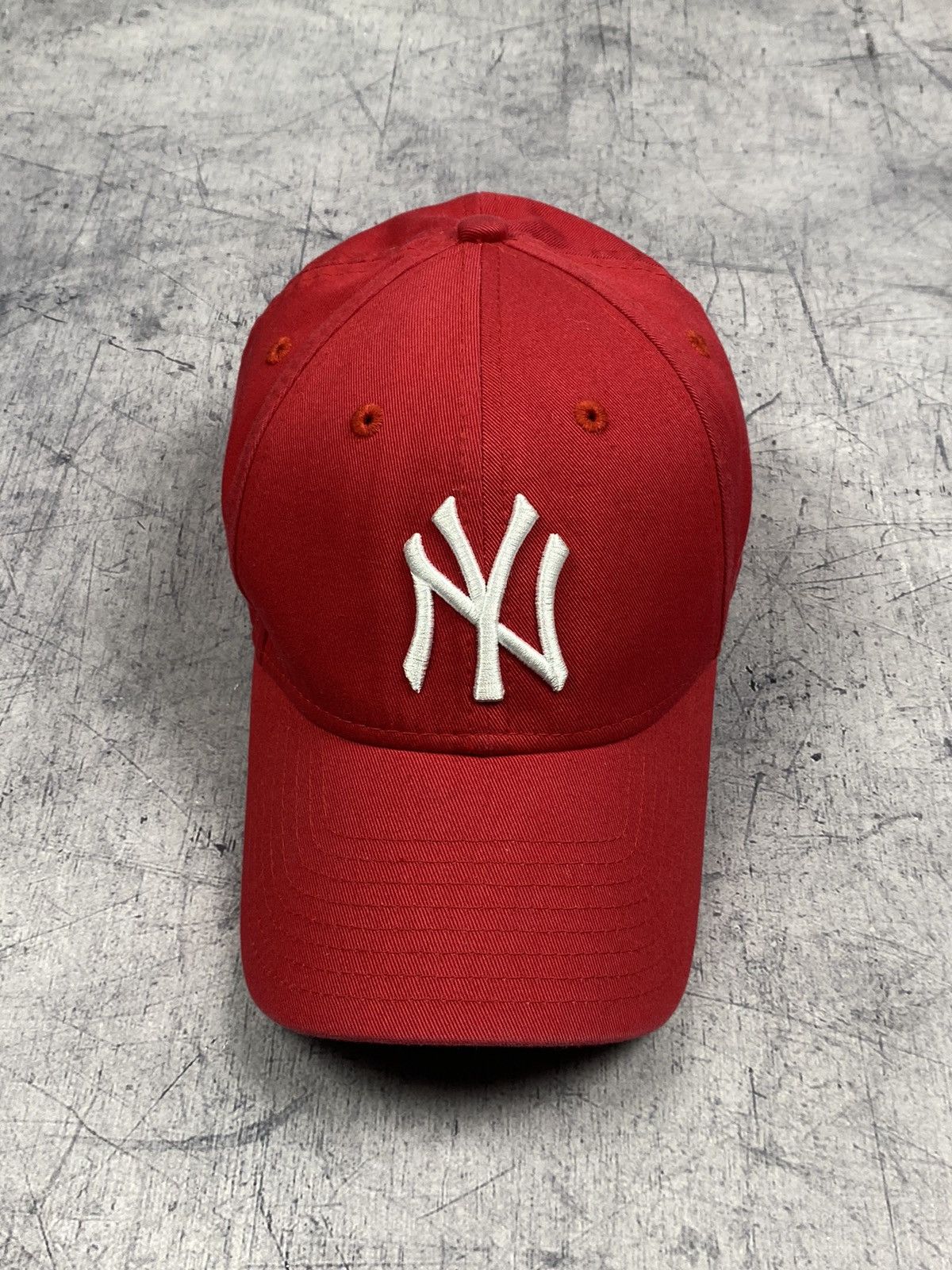 MLB × Vintage New York Yankees Embroidered Logo Cap Size ONE SIZE - 3 Thumbnail